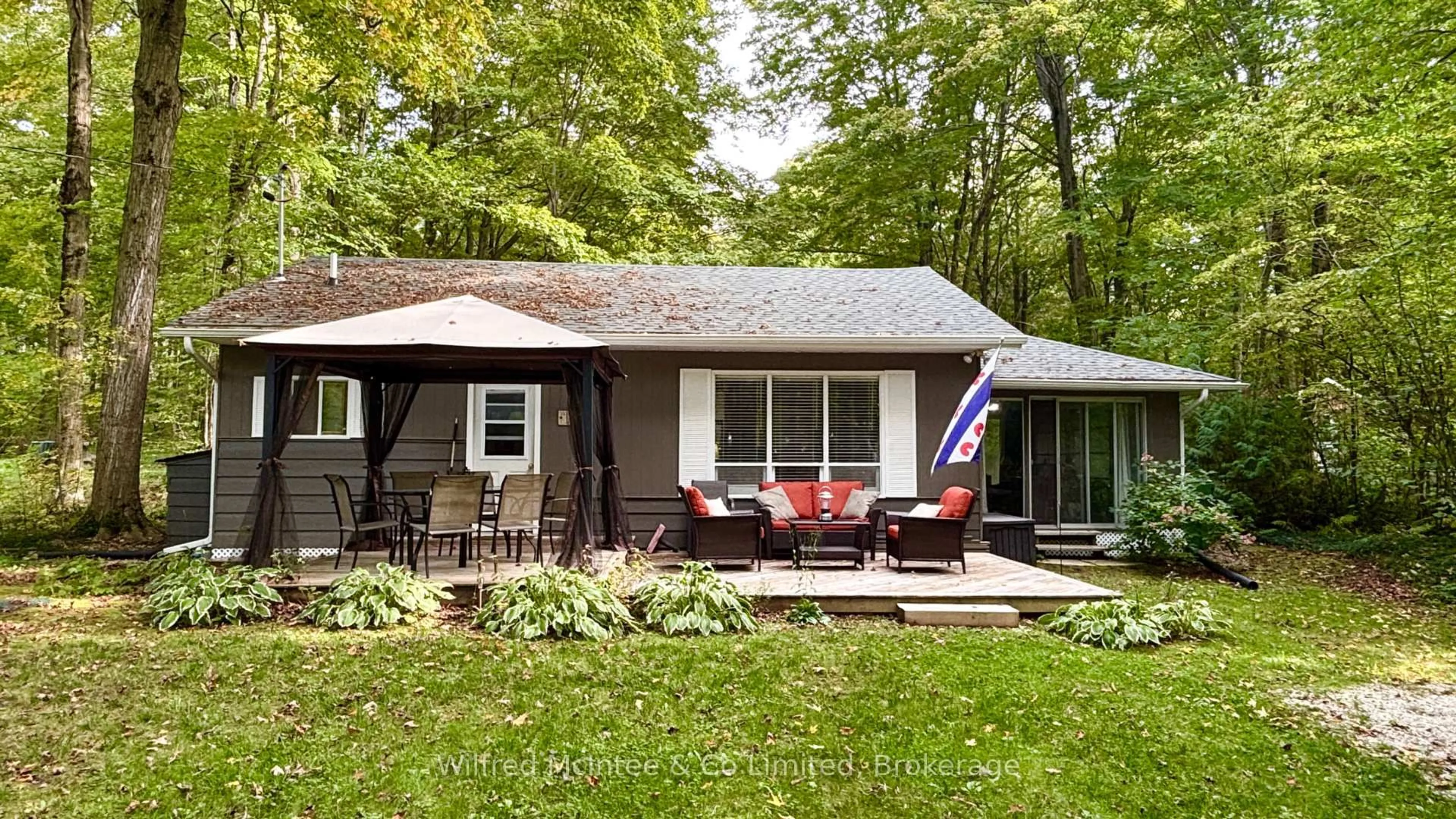 Patio, unknown for 228 Thompson Ave, Native Leased Lands Ontario N0H 2G0