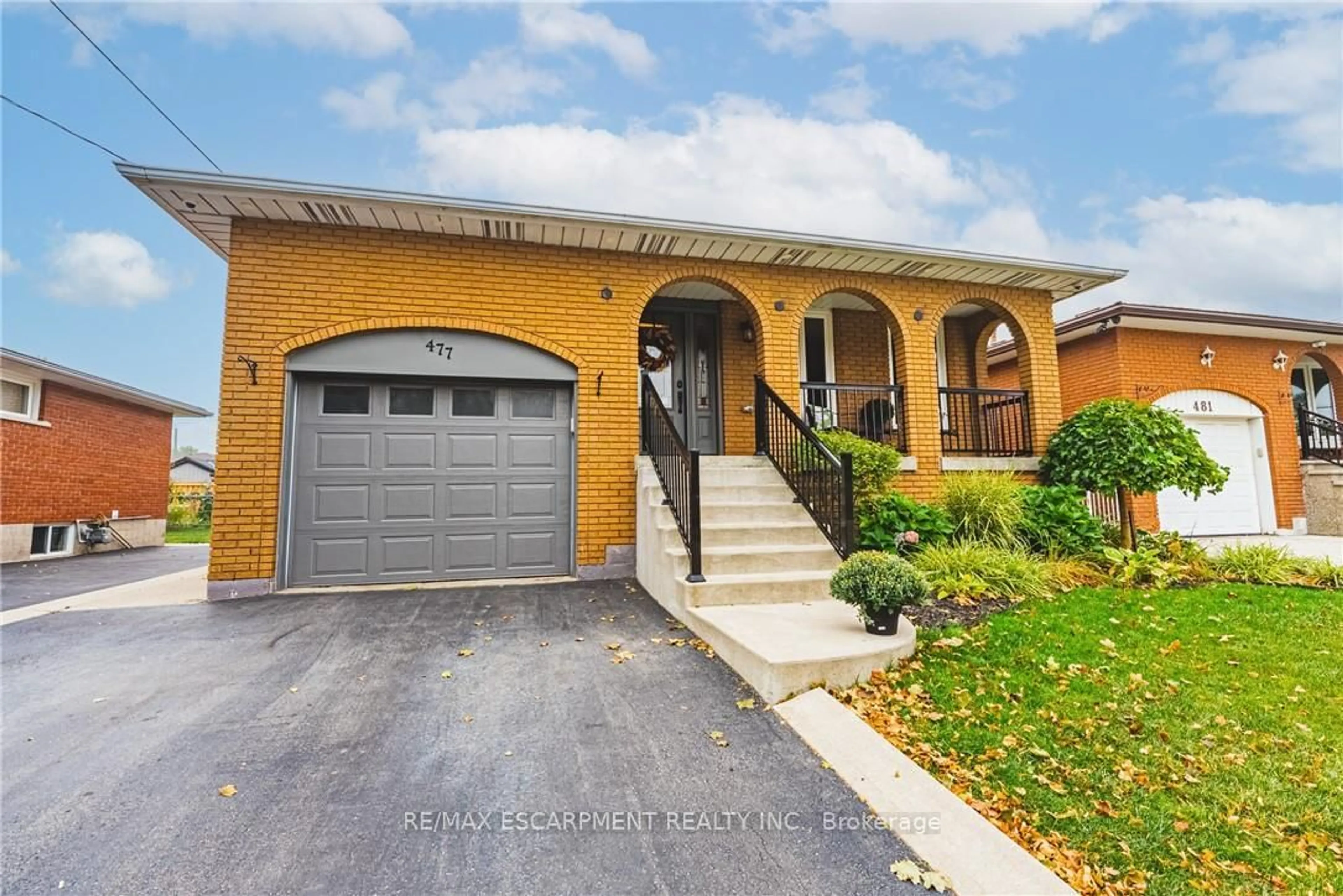 Home with brick exterior material, street for 477 Queen Victoria Dr, Hamilton Ontario L8W 1G7