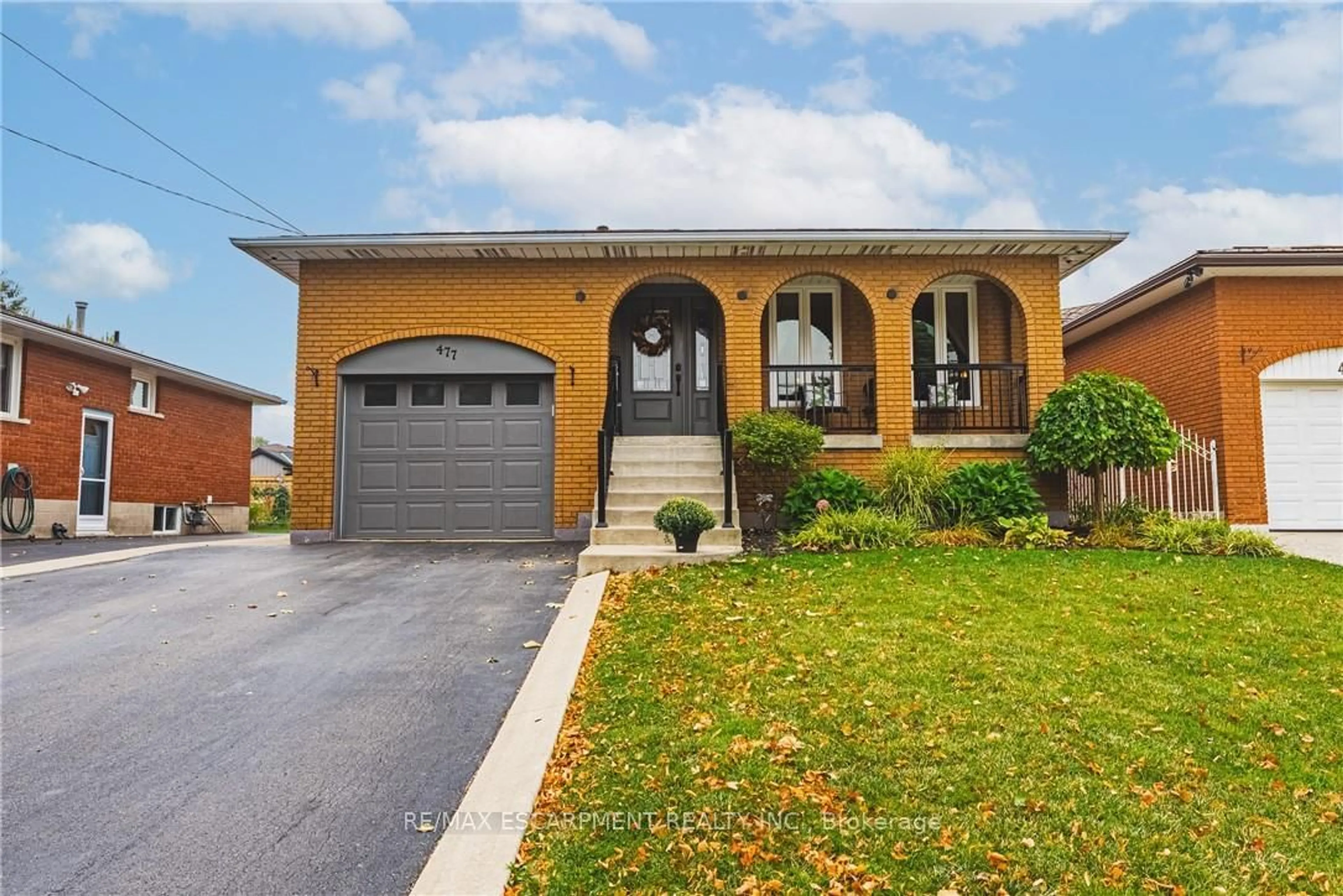 Home with brick exterior material, street for 477 Queen Victoria Dr, Hamilton Ontario L8W 1G7