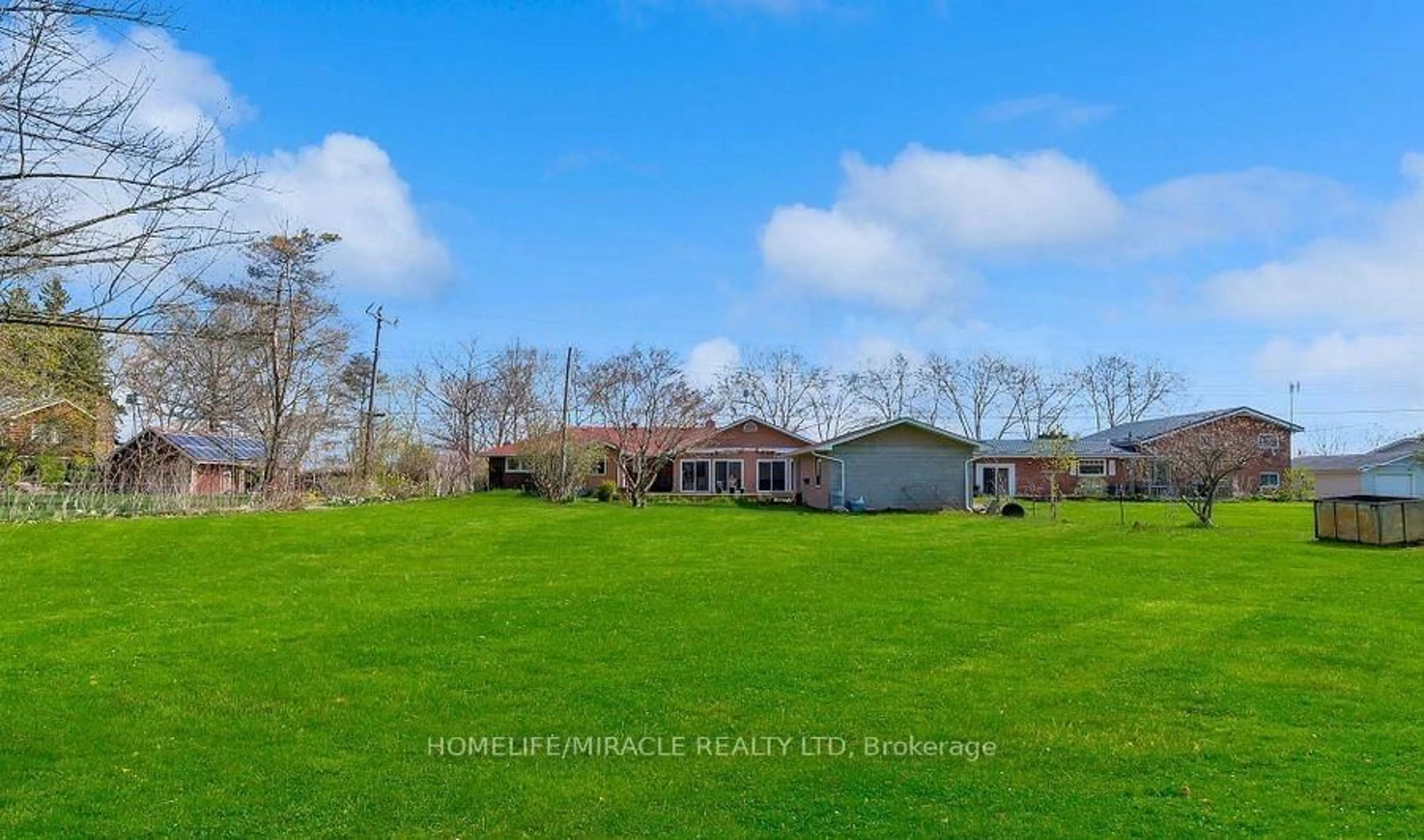 A pic from outside/outdoor area/front of a property/back of a property/a pic from drone, water/lake/river/ocean view for 3035 Niagara Pkwy, Fort Erie Ontario L2A 5M4