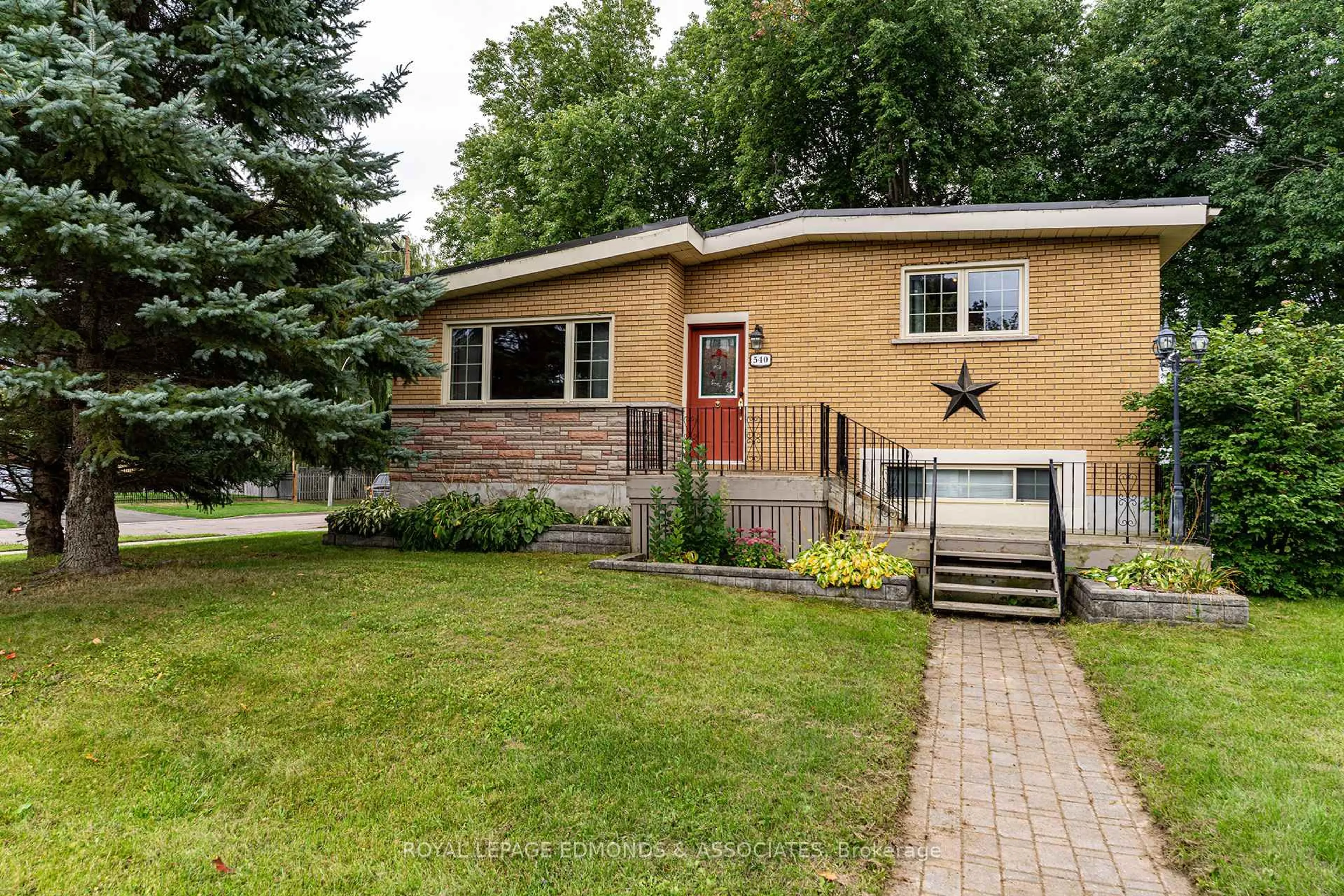 Home with brick exterior material, street for 540 Melton St, Pembroke Ontario K8A 2R9