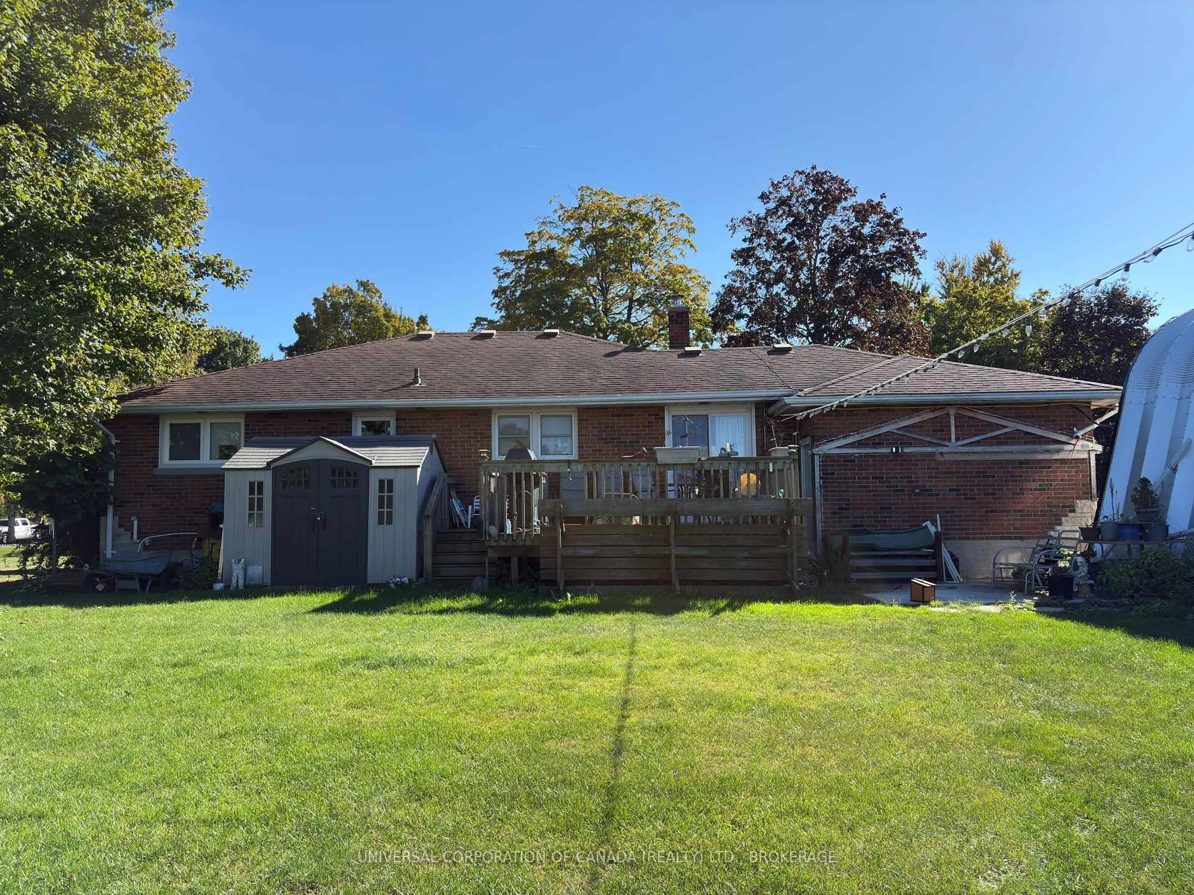 A pic from outside/outdoor area/front of a property/back of a property/a pic from drone, street for 49840 Dingle St, Malahide Ontario N5H 2R1