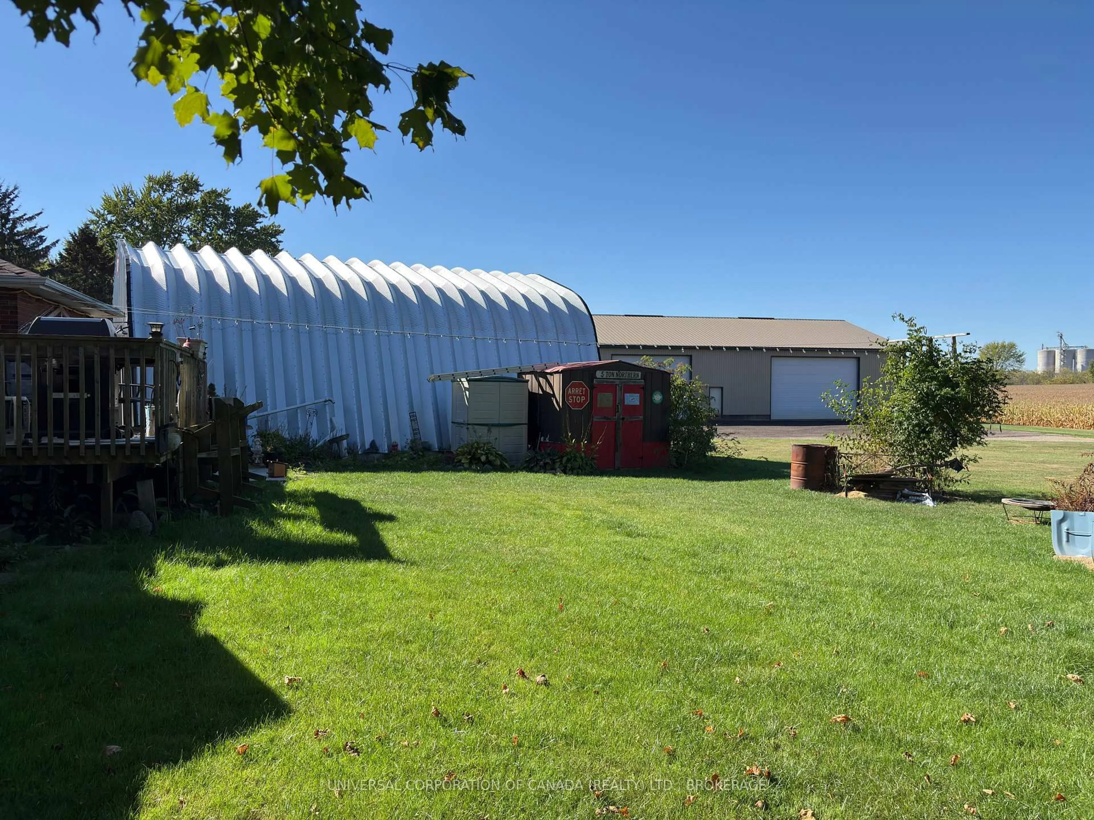 A pic from outside/outdoor area/front of a property/back of a property/a pic from drone, building for 49840 Dingle St, Malahide Ontario N5H 2R1