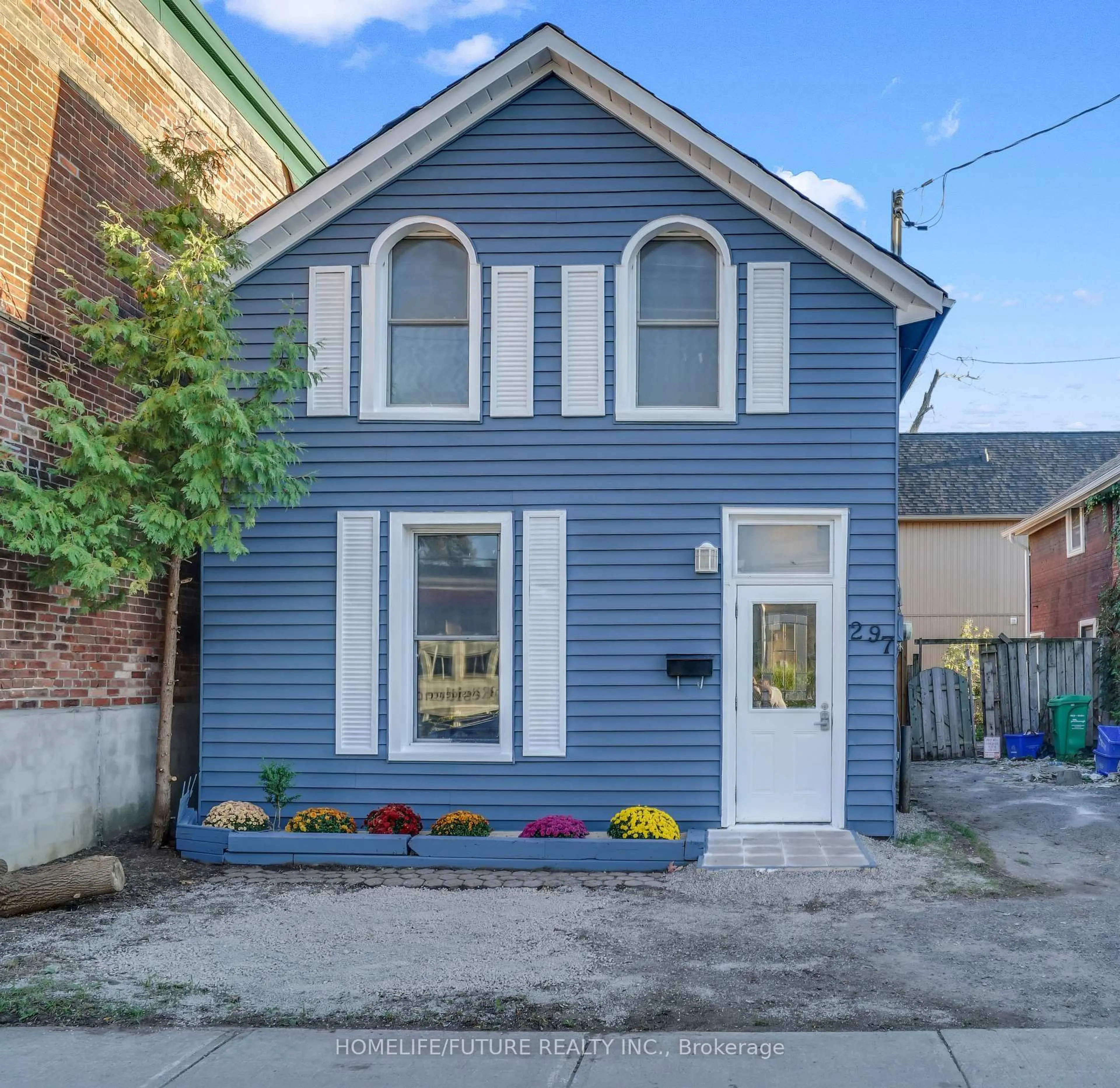Home with brick exterior material, street for 297 Sherbrooke St, Peterborough Ontario K9J 2N7