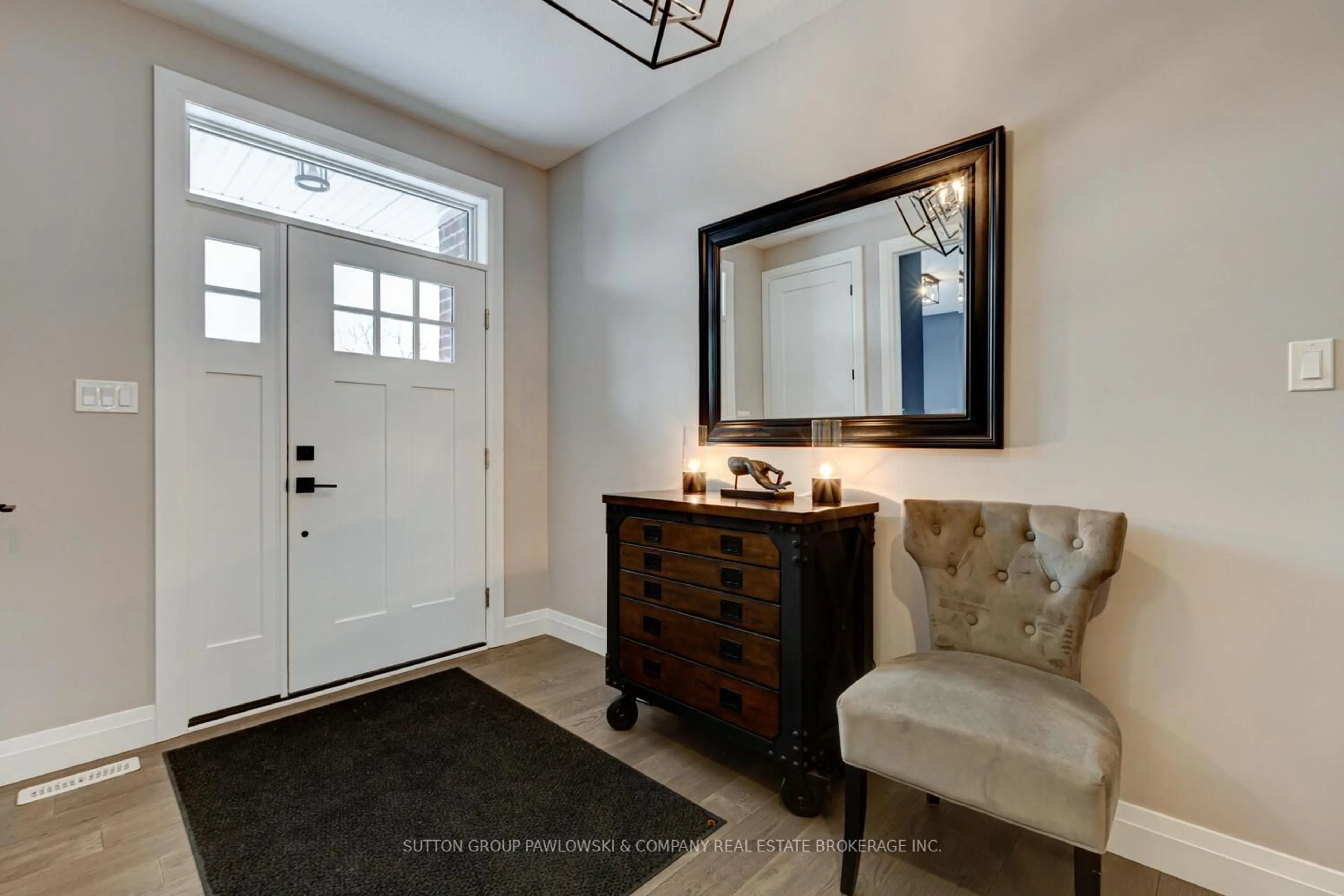 Indoor entryway for 101 ALLISTER Dr #LOT #26, Middlesex Centre Ontario N0L 1R0
