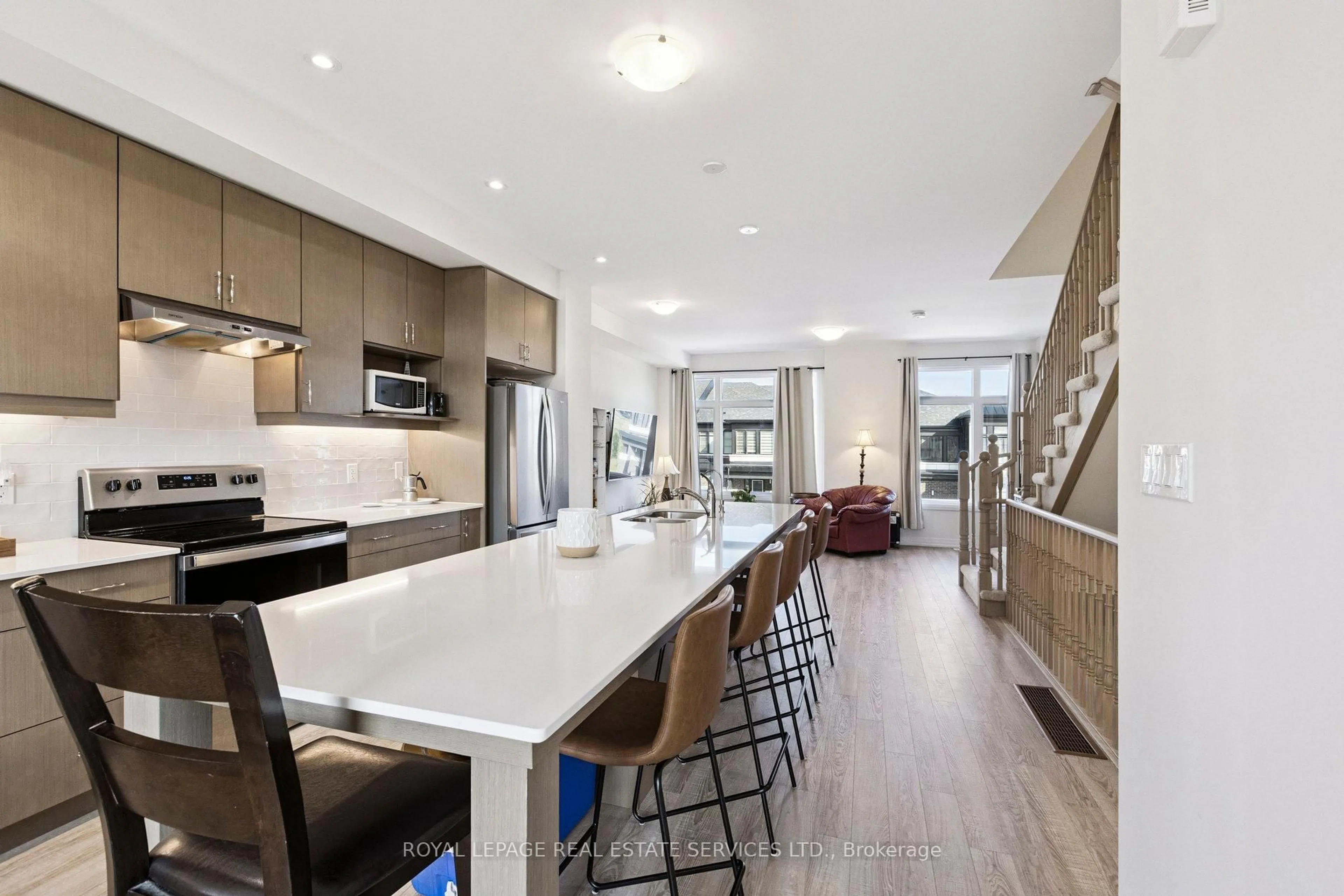 Open concept kitchen, unknown for 400 Newman Dr #31, Cambridge Ontario N1S 0E8