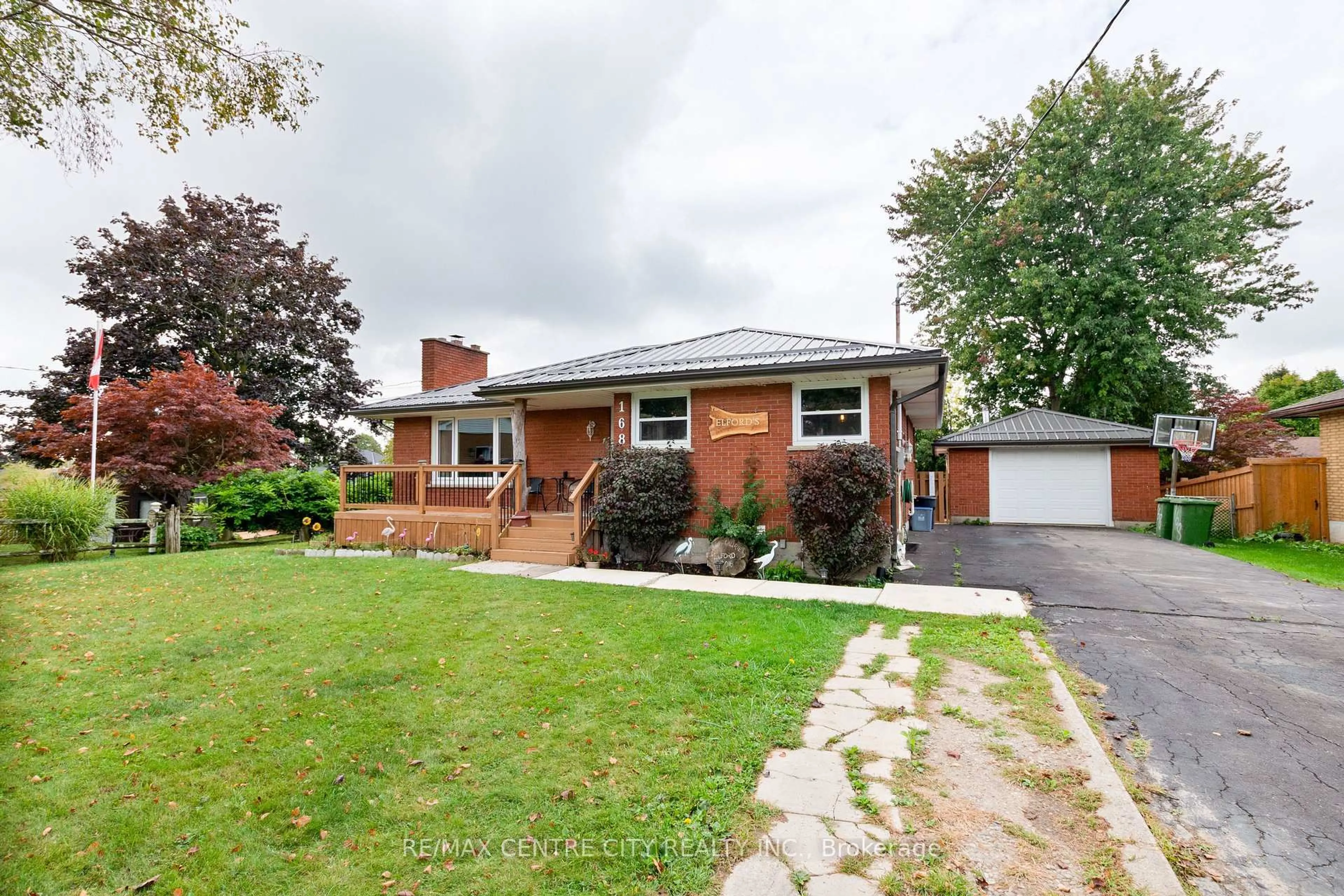 Home with brick exterior material, street for 168 Fairview Ave, St. Thomas Ontario N5R 4Y1