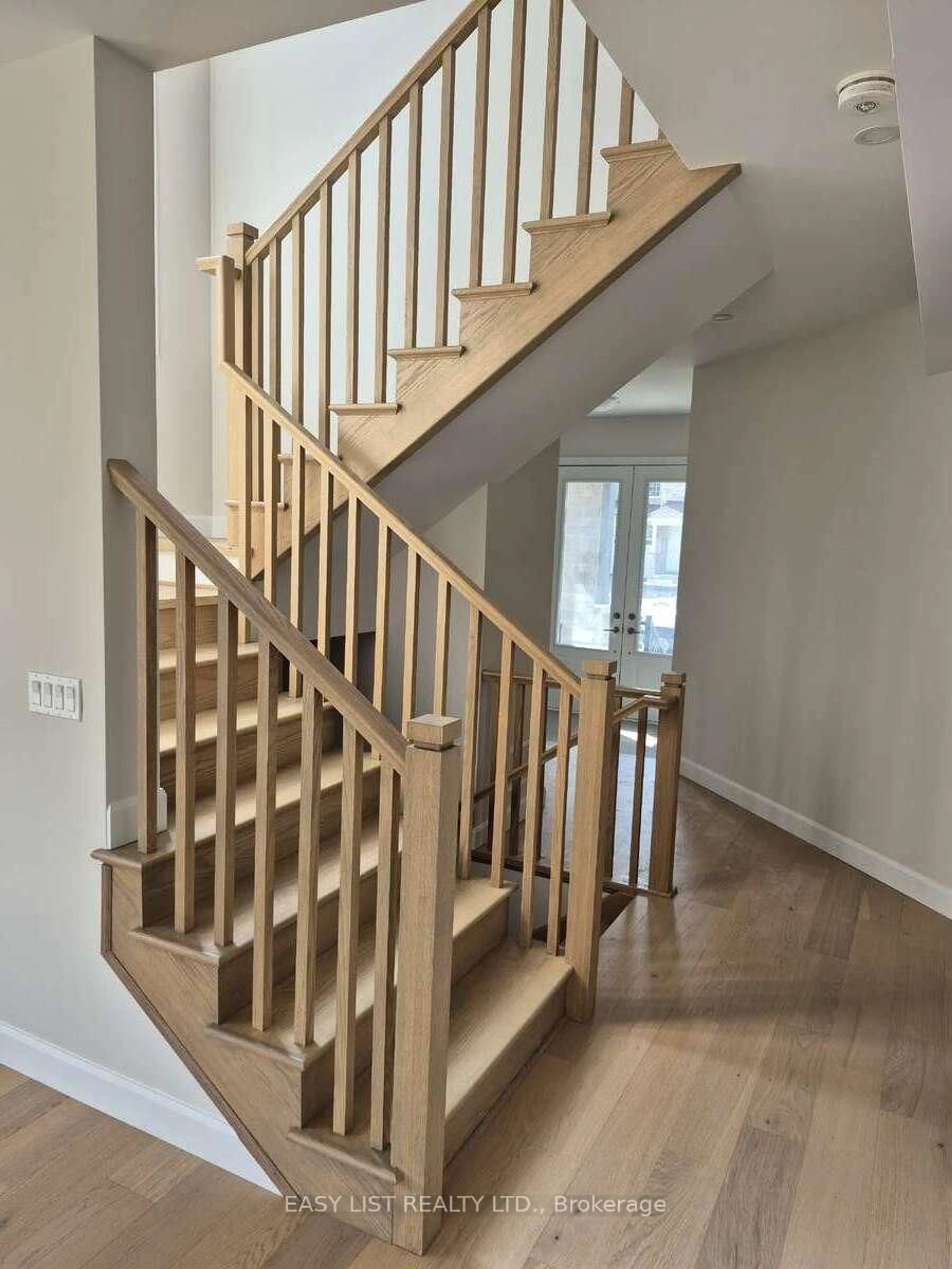 Stairs for 402 Sadler Way, Peterborough Ontario K9K 0H3