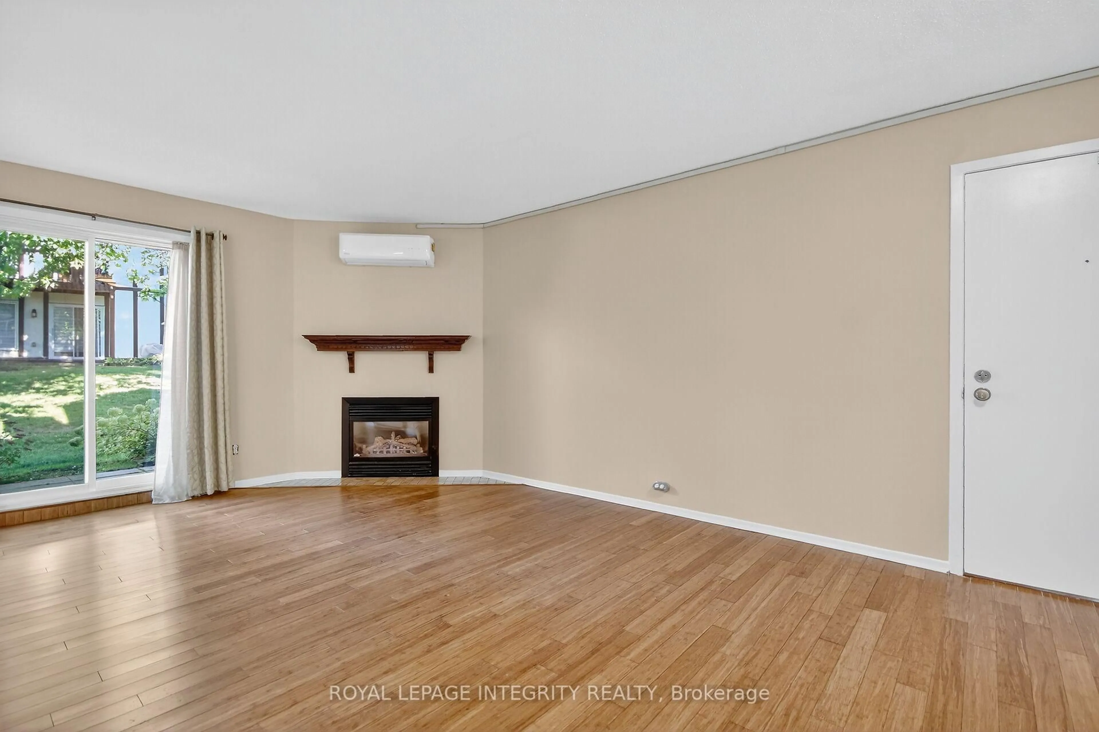 A pic of a room for 214 Equestrian Dr #A, Ottawa Ontario K2M 1E2