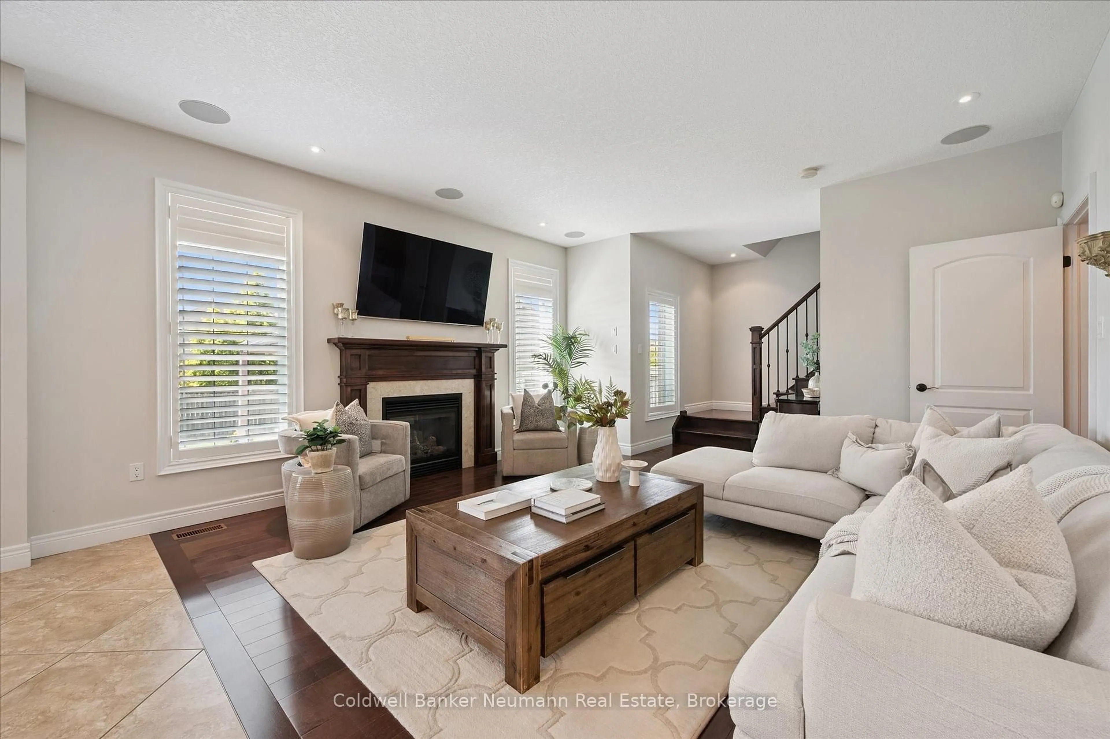 Living room with furniture, unknown for 55 Zaduk Pl, Guelph Ontario N1G 0C4