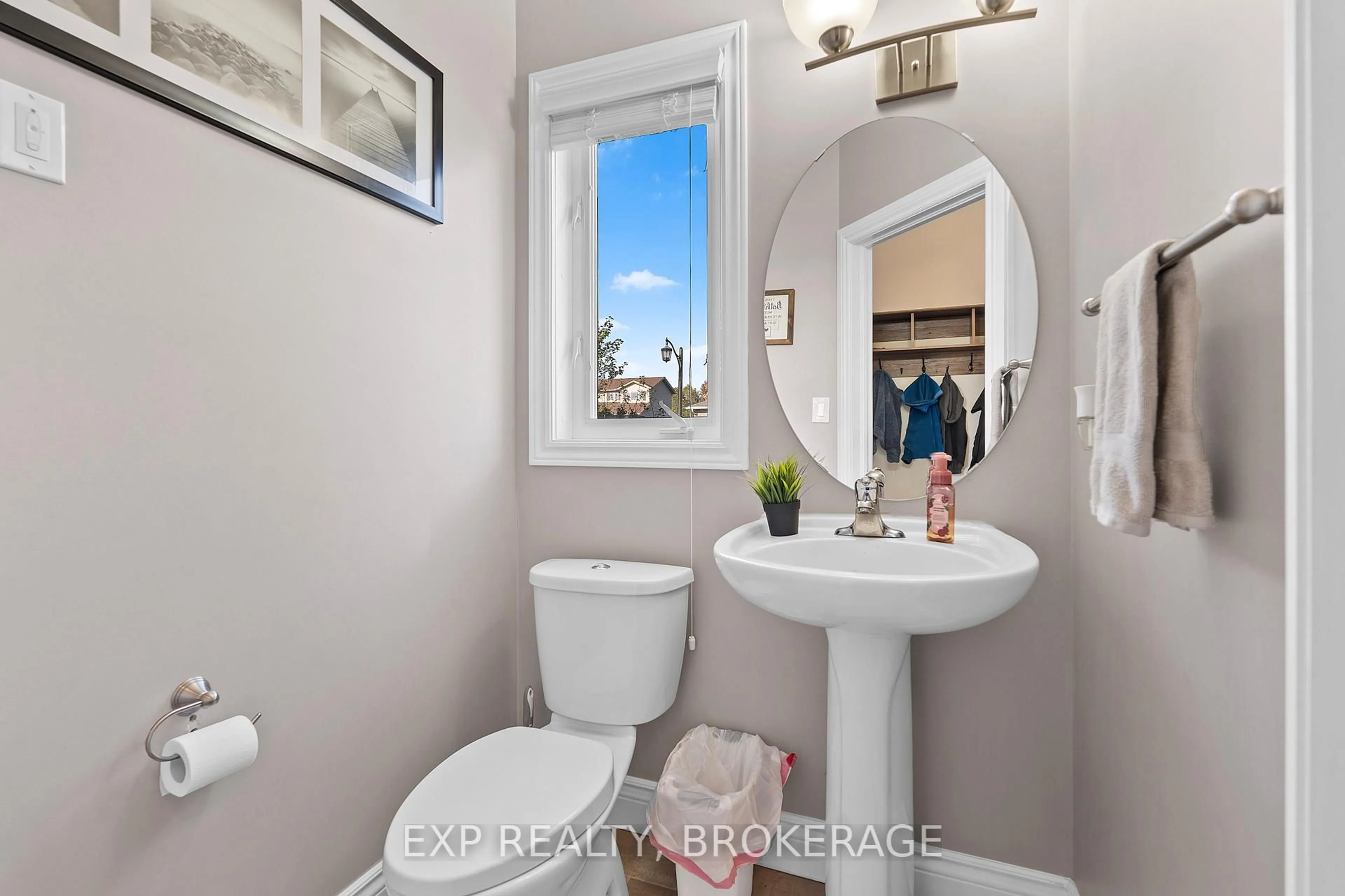 Standard bathroom, ceramic/tile floor for 120 McDONOUGH Cres, Loyalist Ontario K7N 0A4