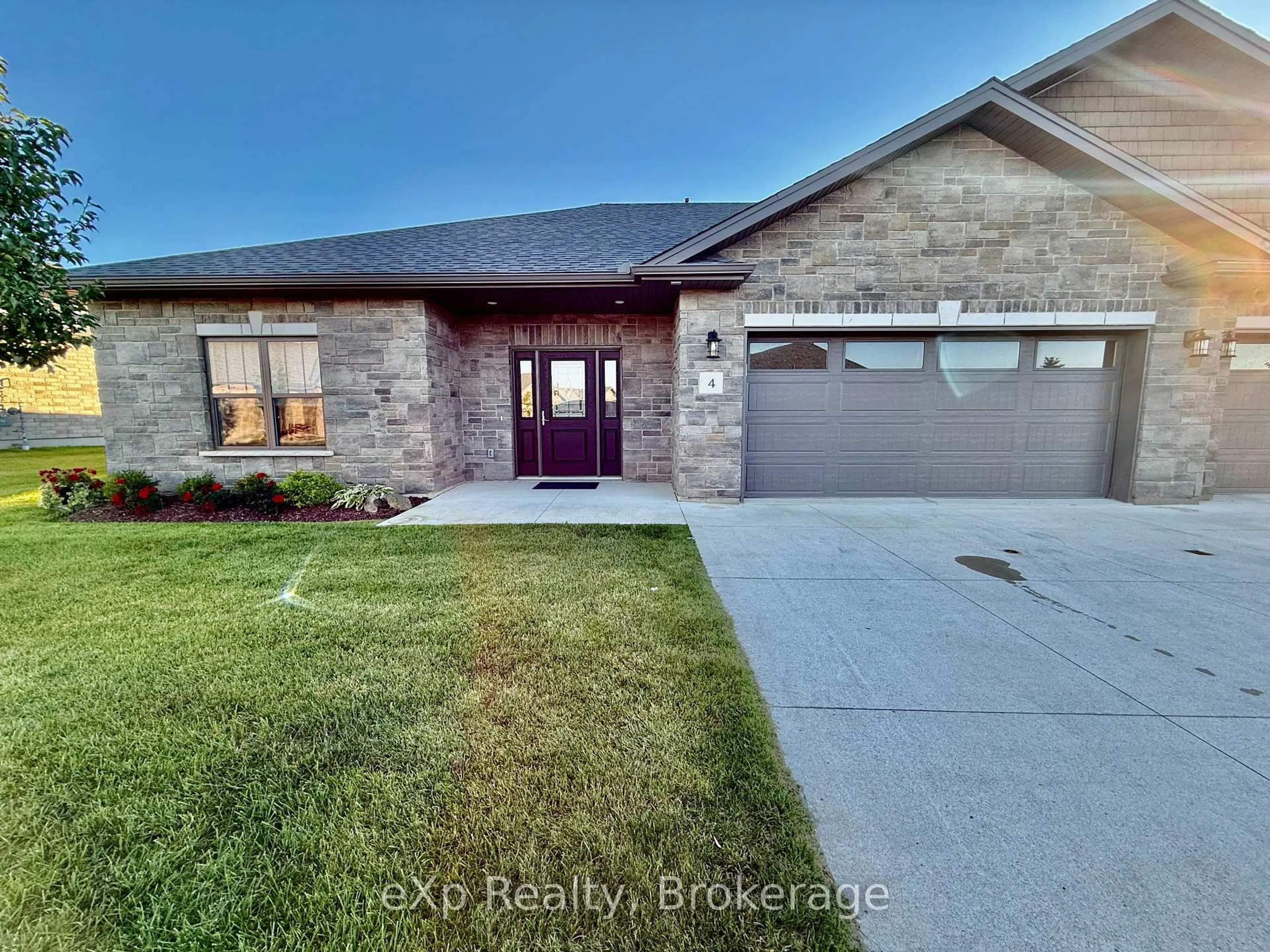 Home with brick exterior material, street for 4 - 1050 Waterloo St, Saugeen Shores Ontario N0H 2C3