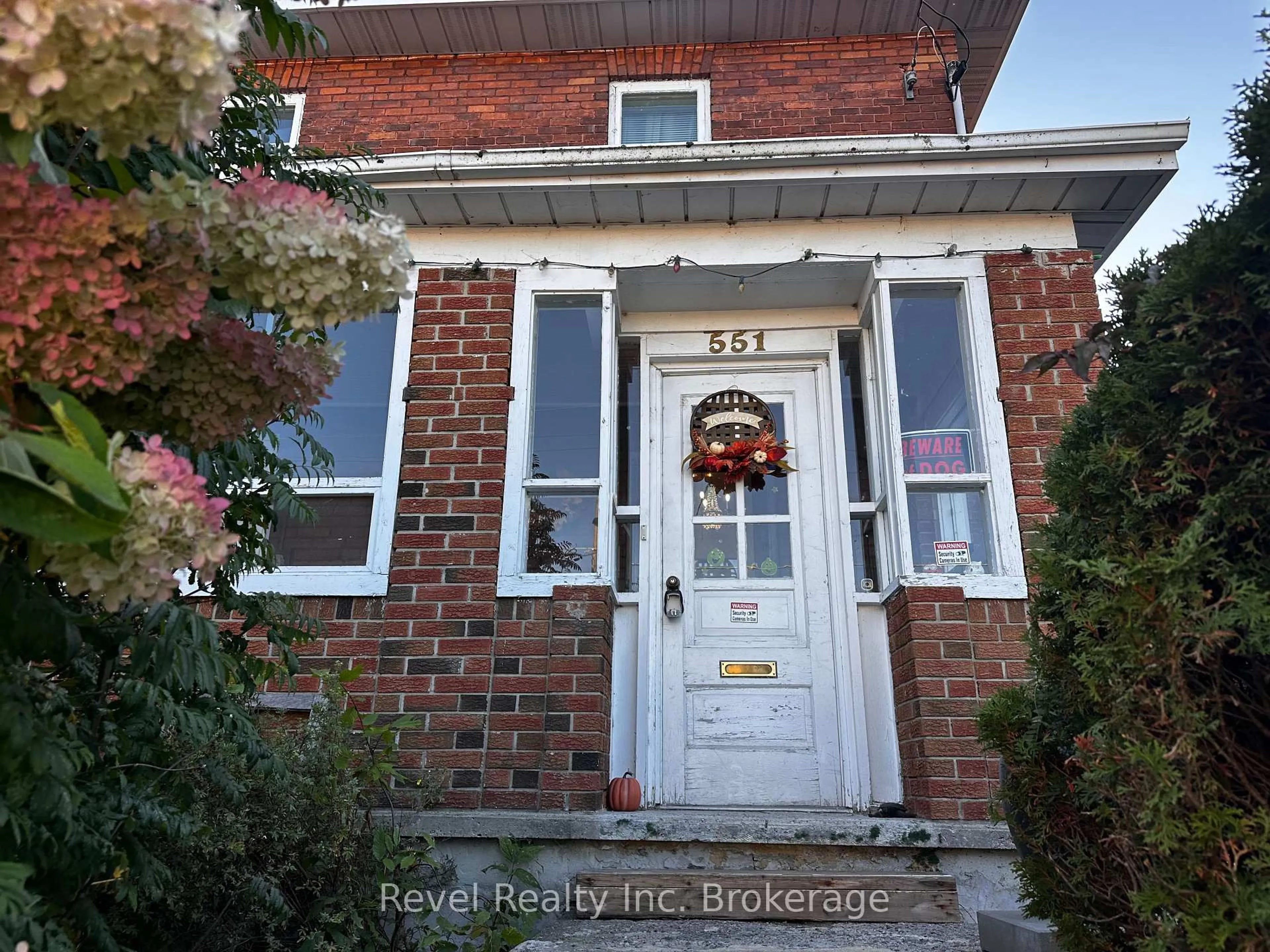 Home with brick exterior material, street for 551 First Ave, North Bay Ontario P1B 1K5