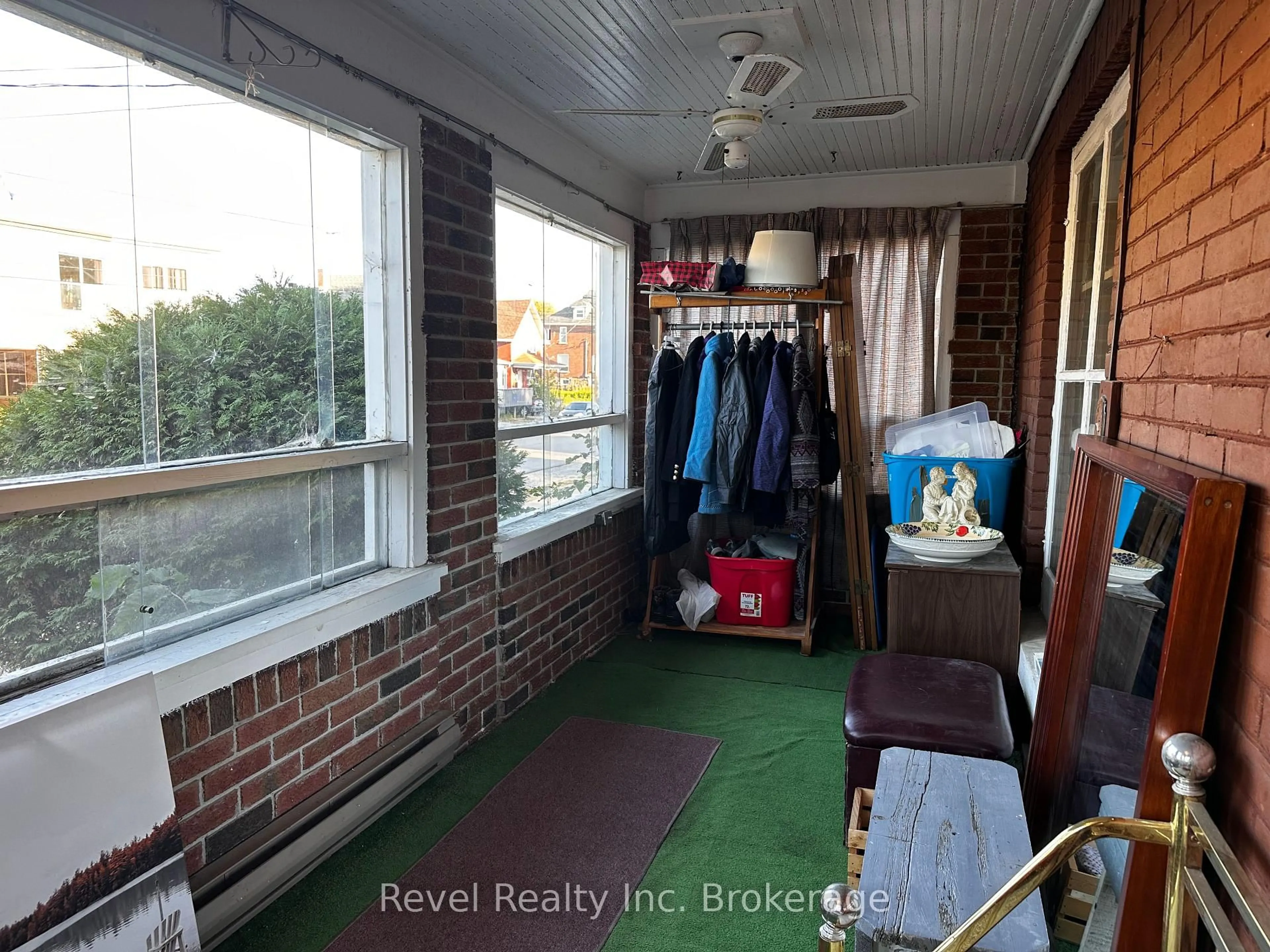Unknown for 551 First Ave, North Bay Ontario P1B 1K5