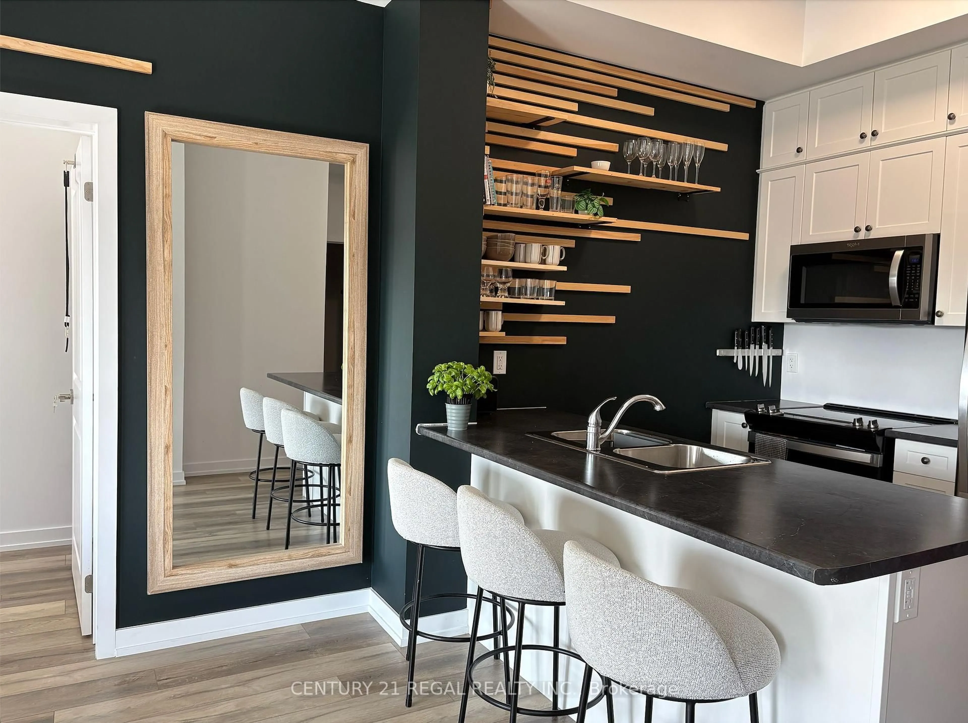 Contemporary kitchen, unknown for 5055 Greenlane Rd #633, Lincoln Ontario L0R 1B3