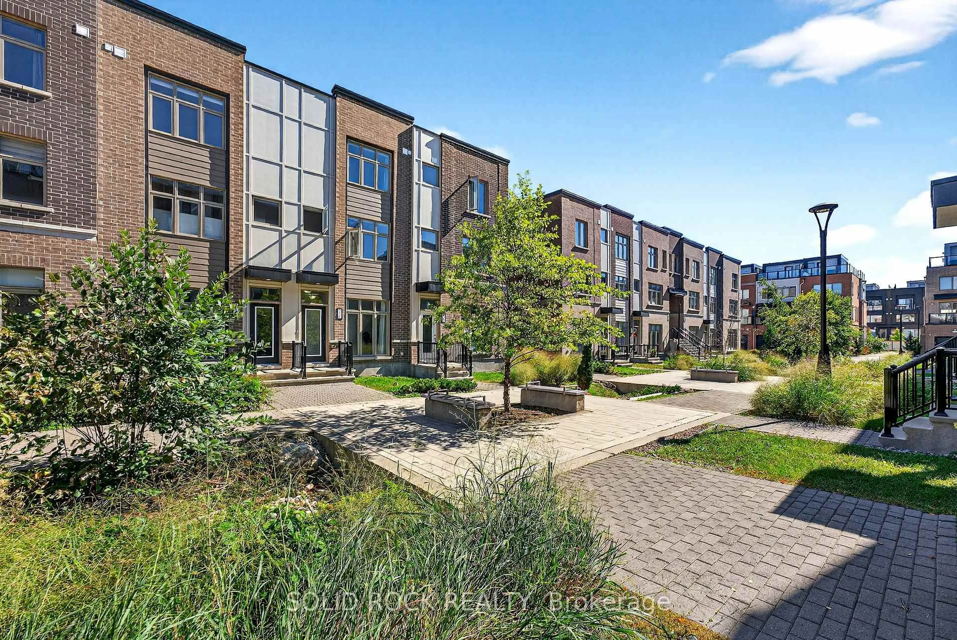 Unknown for 520 Ozawa Private, Ottawa Ontario K1K 4Z8