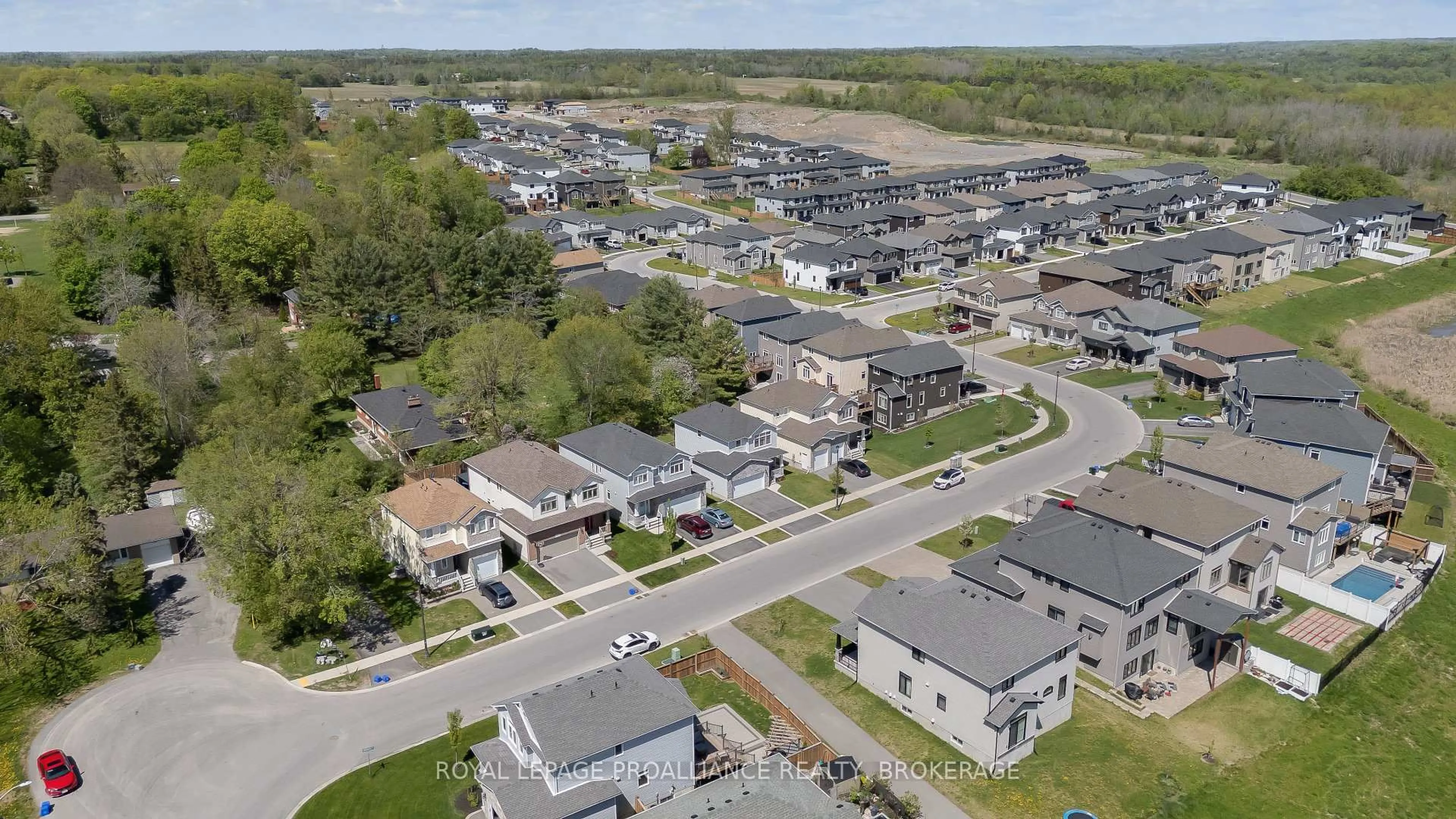A pic from outside/outdoor area/front of a property/back of a property/a pic from drone, street for 1606 Brookedayle Ave, Kingston Ontario K7P 0S8