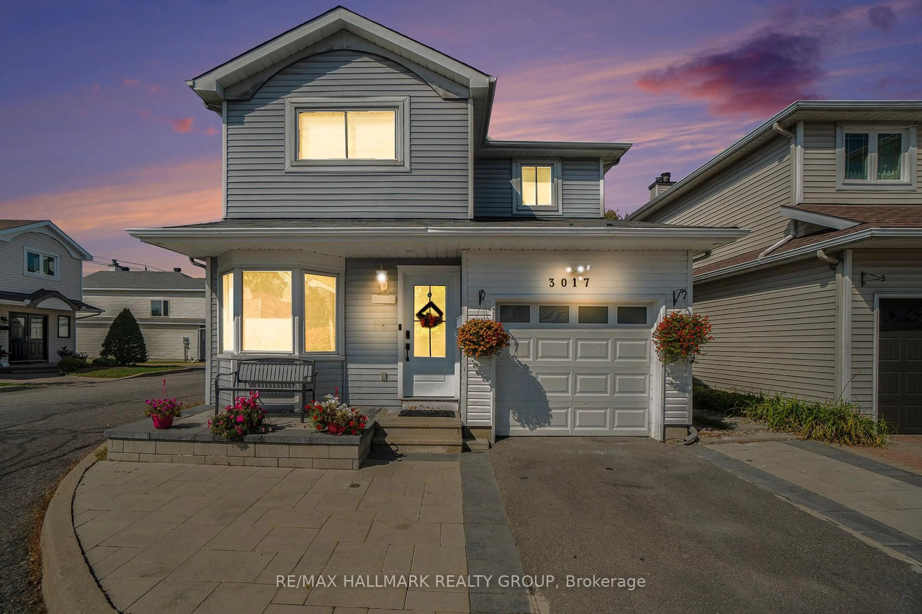 Home with vinyl exterior material, street for 3017 Victoria Heights Cres #32, Ottawa Ontario K1T 3M8
