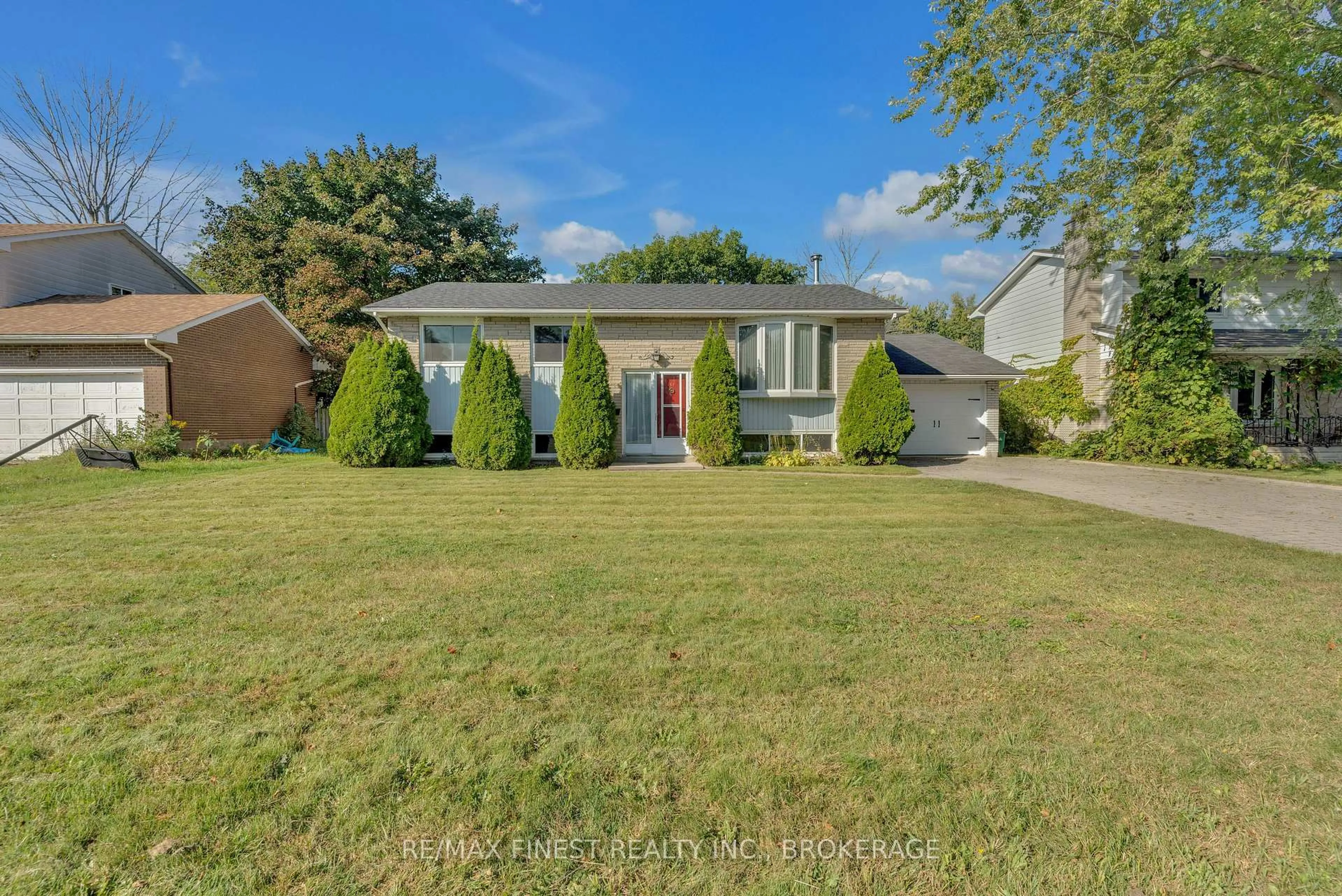 A pic from outside/outdoor area/front of a property/back of a property/a pic from drone, street for 167 Sherman St, Kingston Ontario K7M 4G9