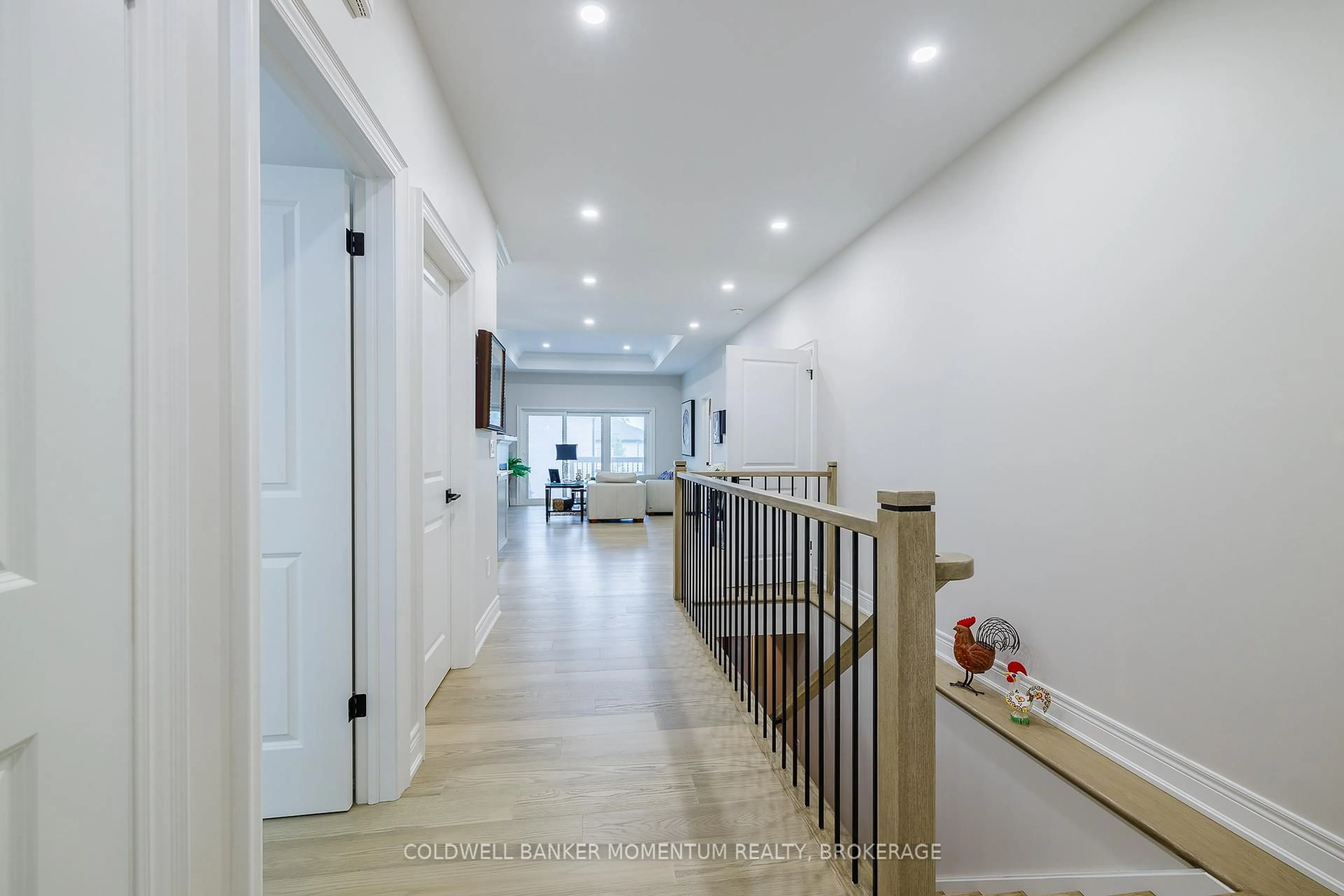 Indoor foyer for 273 Lancaster Dr, Port Colborne Ontario L3K 0B2
