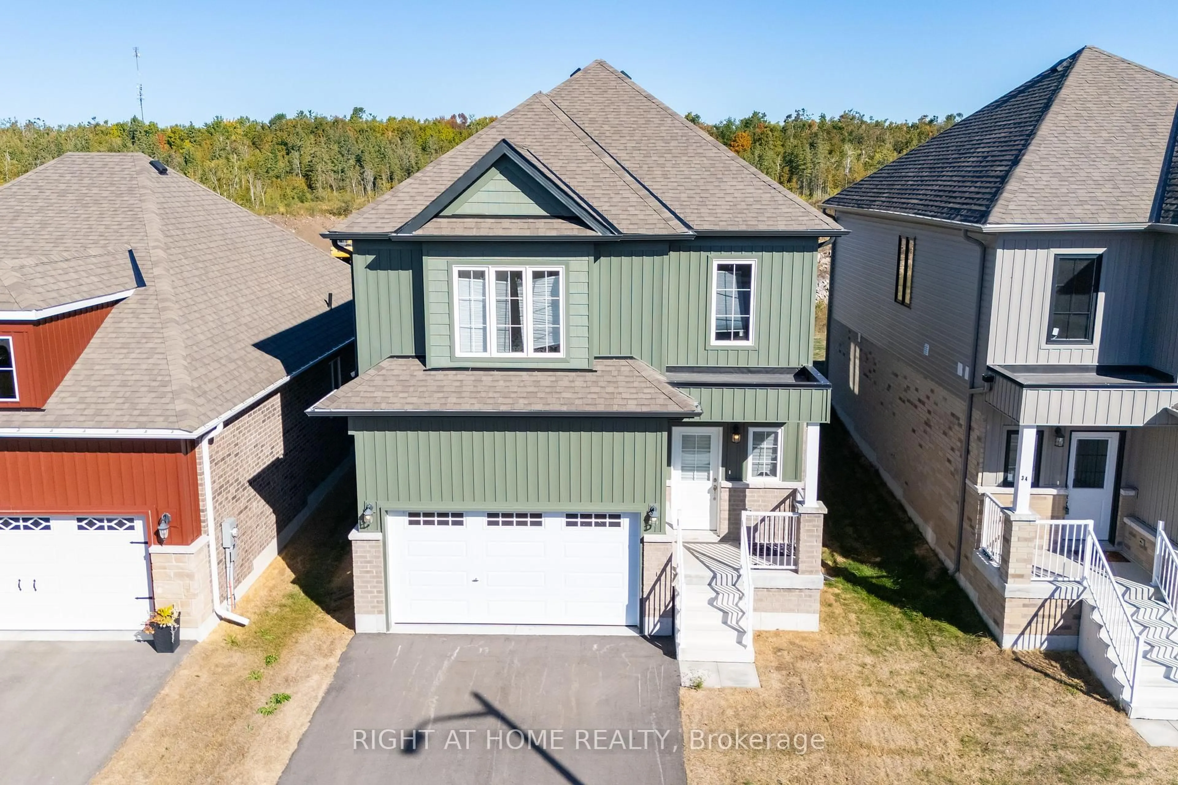 A pic from outside/outdoor area/front of a property/back of a property/a pic from drone, street for 32 Hillcroft Way, Kawartha Lakes Ontario K0M 1A0