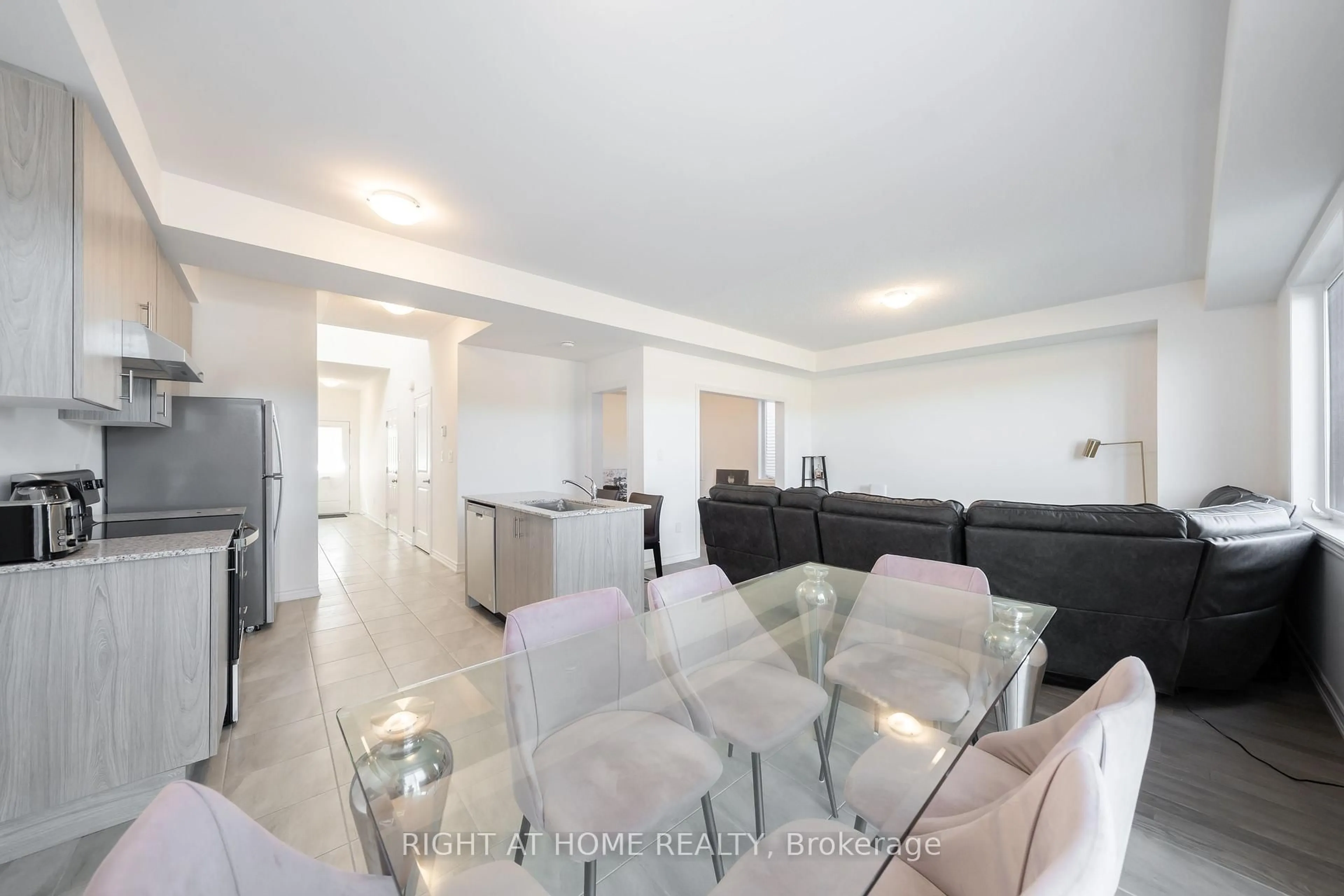Unknown for 32 Hillcroft Way, Kawartha Lakes Ontario K0M 1A0