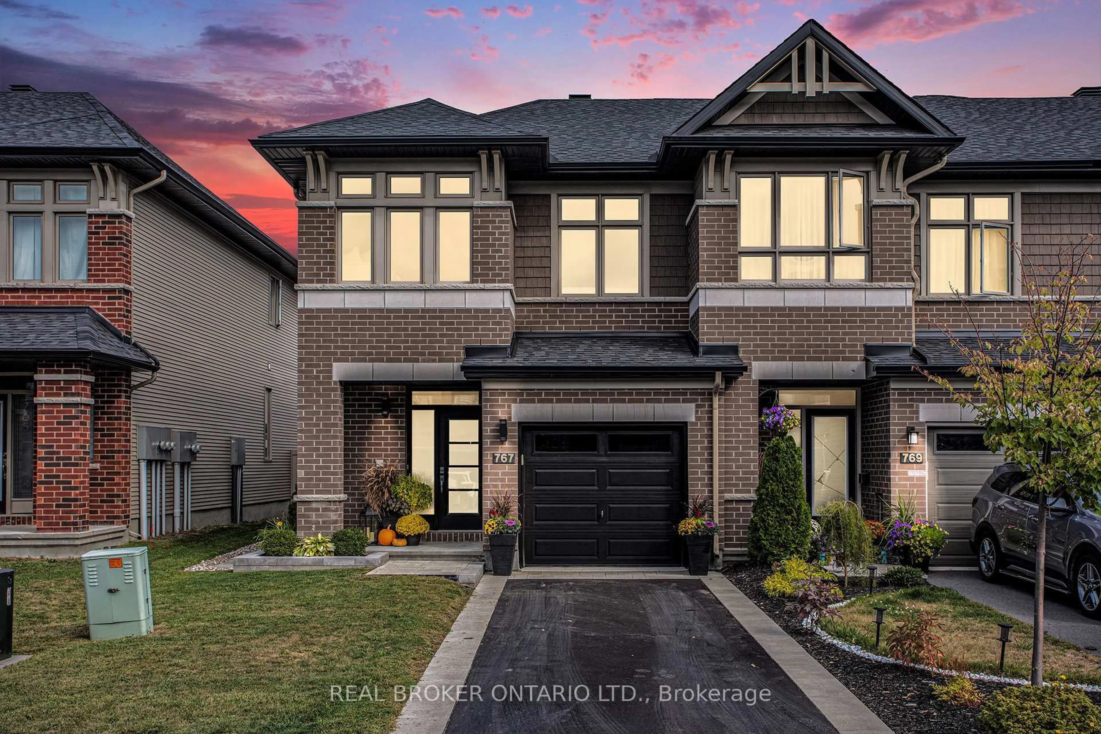 Home with brick exterior material, street for 767 Cairn Cres, Ottawa Ontario K1W 0P4