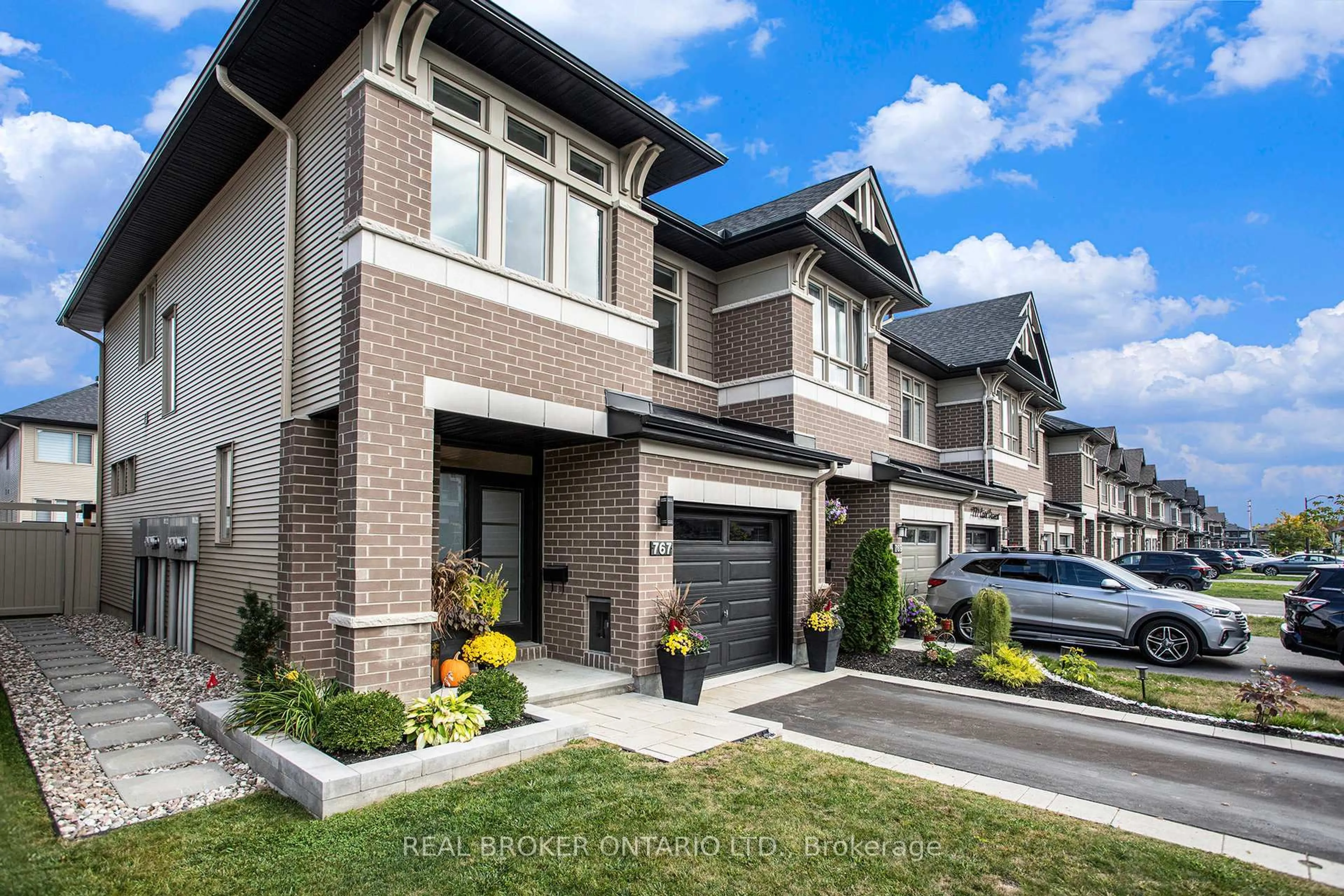 Home with brick exterior material, street for 767 Cairn Cres, Ottawa Ontario K1W 0P4