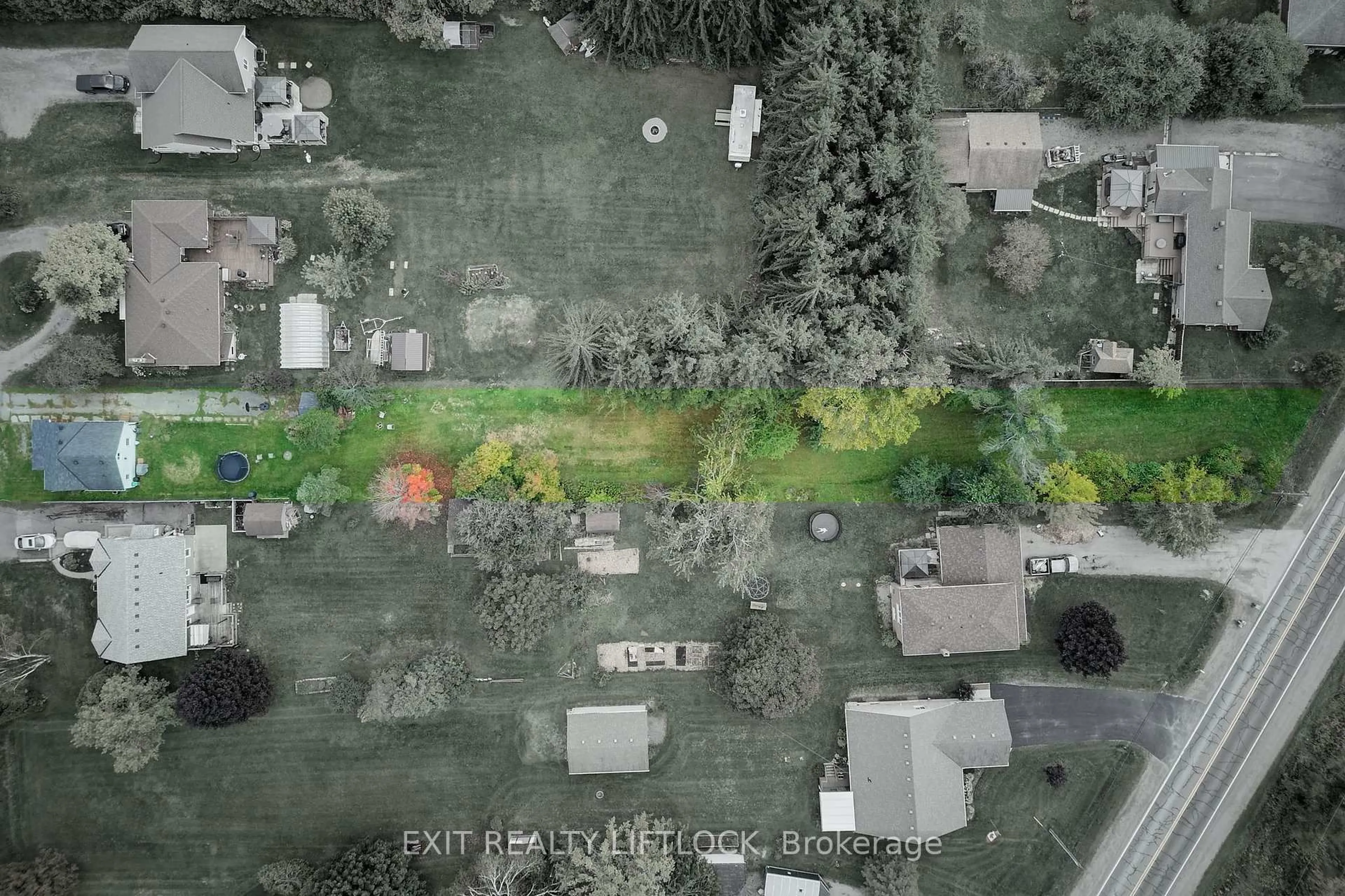 A pic from outside/outdoor area/front of a property/back of a property/a pic from drone, street for 2004 Bensfort Rd, Peterborough Ontario K9J 0G7