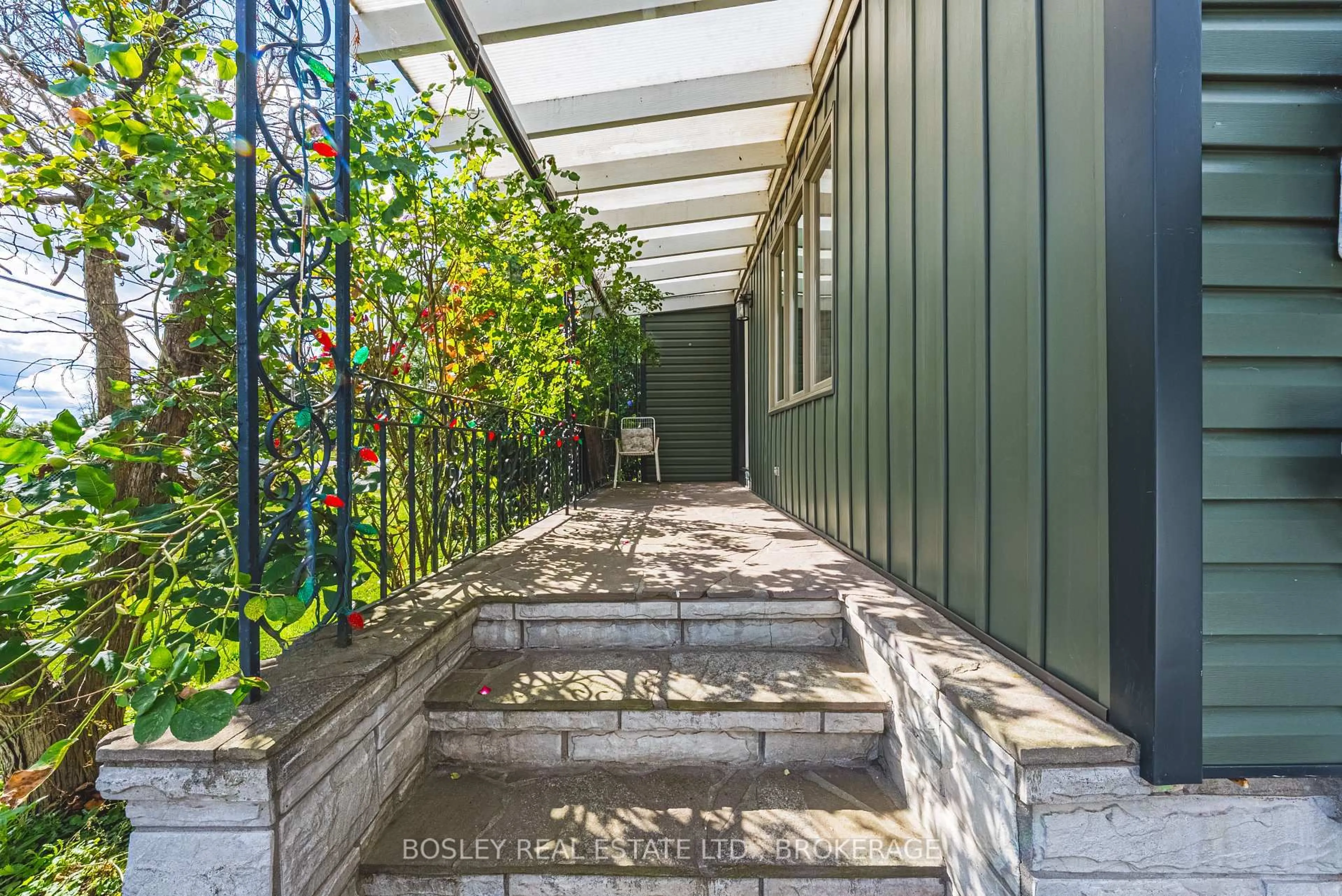 Patio, street for 9143 Sodom Rd, Niagara Falls Ontario L2E 6S6