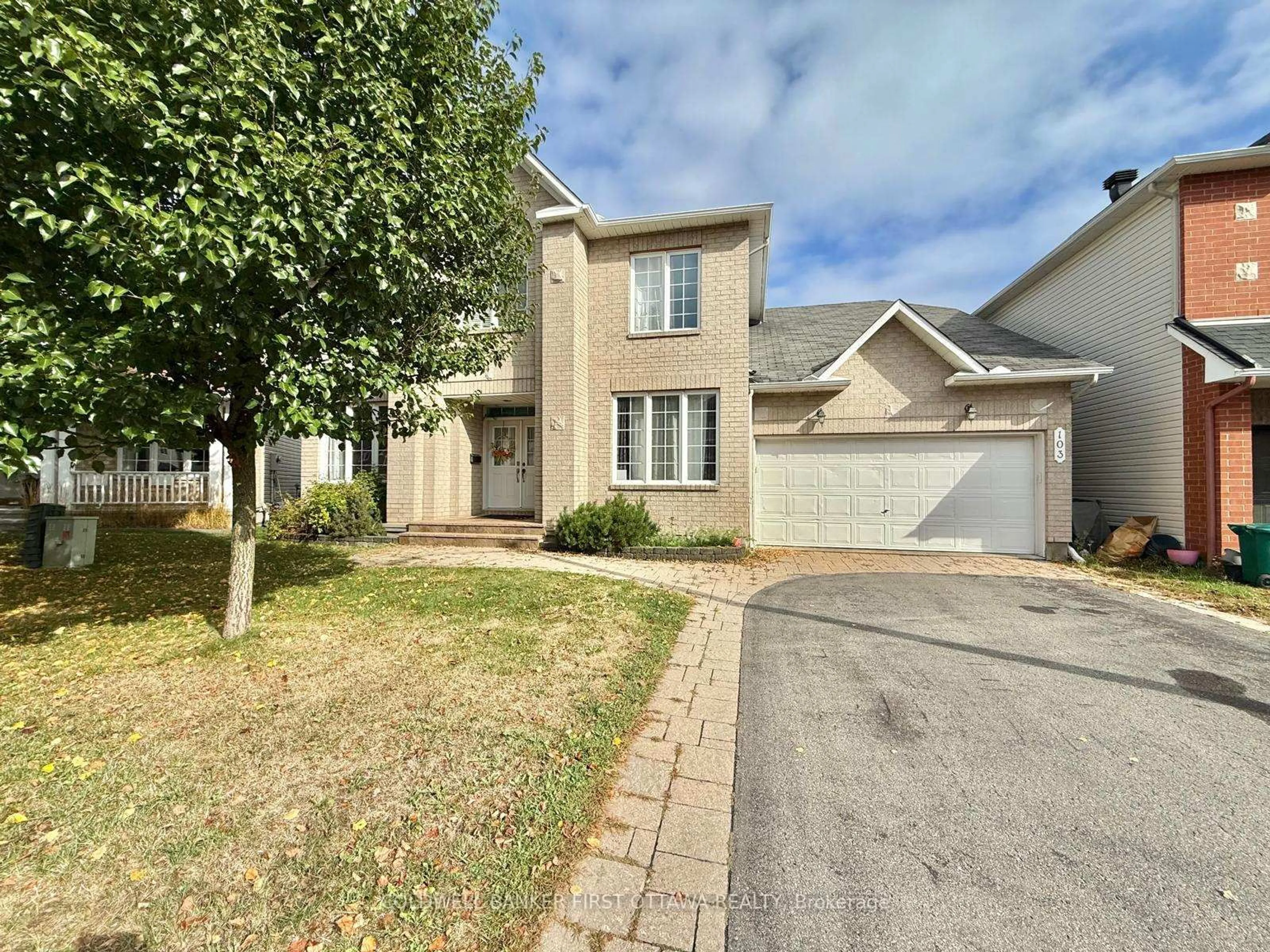 A pic from outside/outdoor area/front of a property/back of a property/a pic from drone, street for 103 COLUMBIA Ave, Ottawa Ontario K1V 1Z3