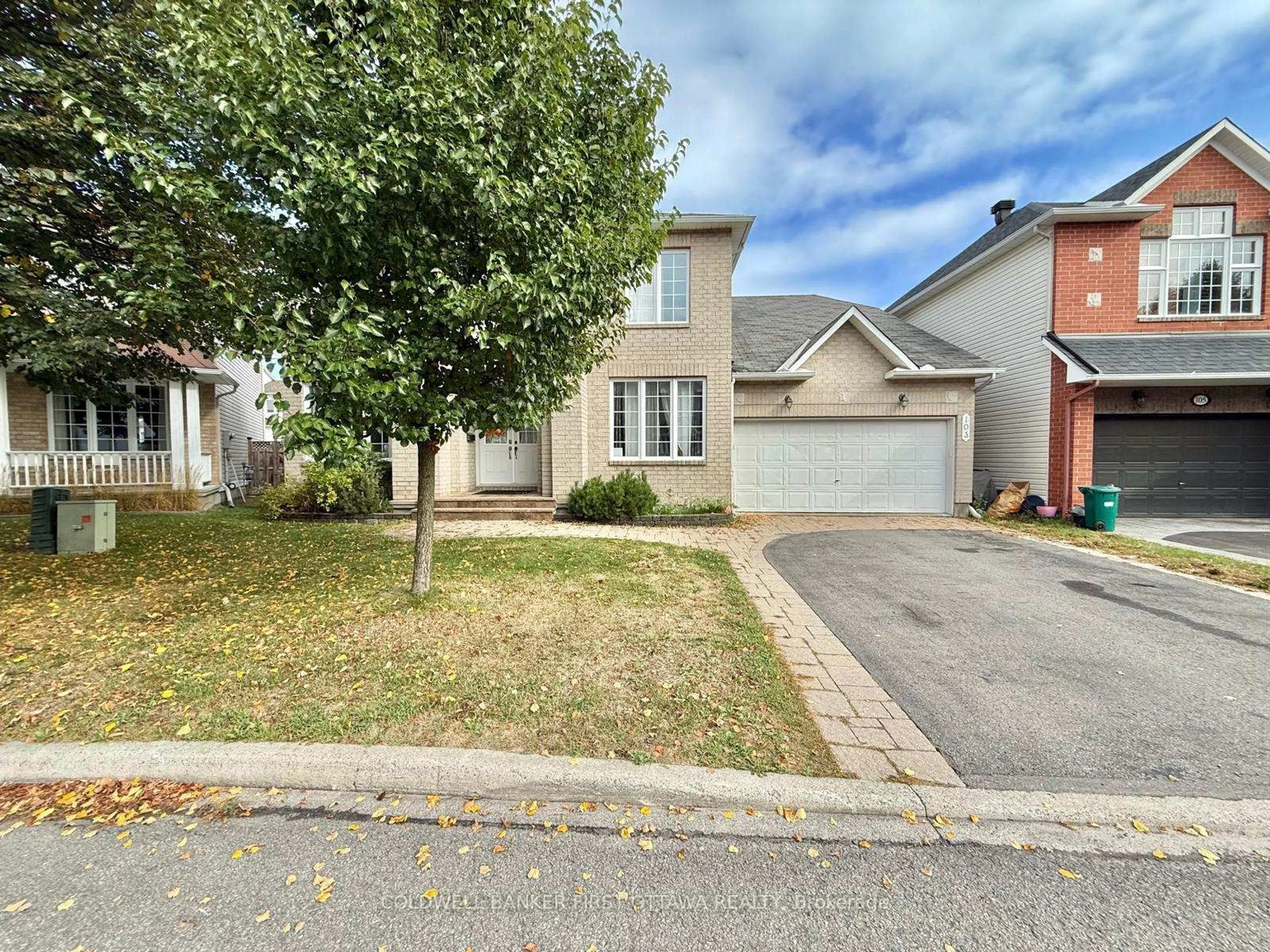 A pic from outside/outdoor area/front of a property/back of a property/a pic from drone, street for 103 COLUMBIA Ave, Ottawa Ontario K1V 1Z3