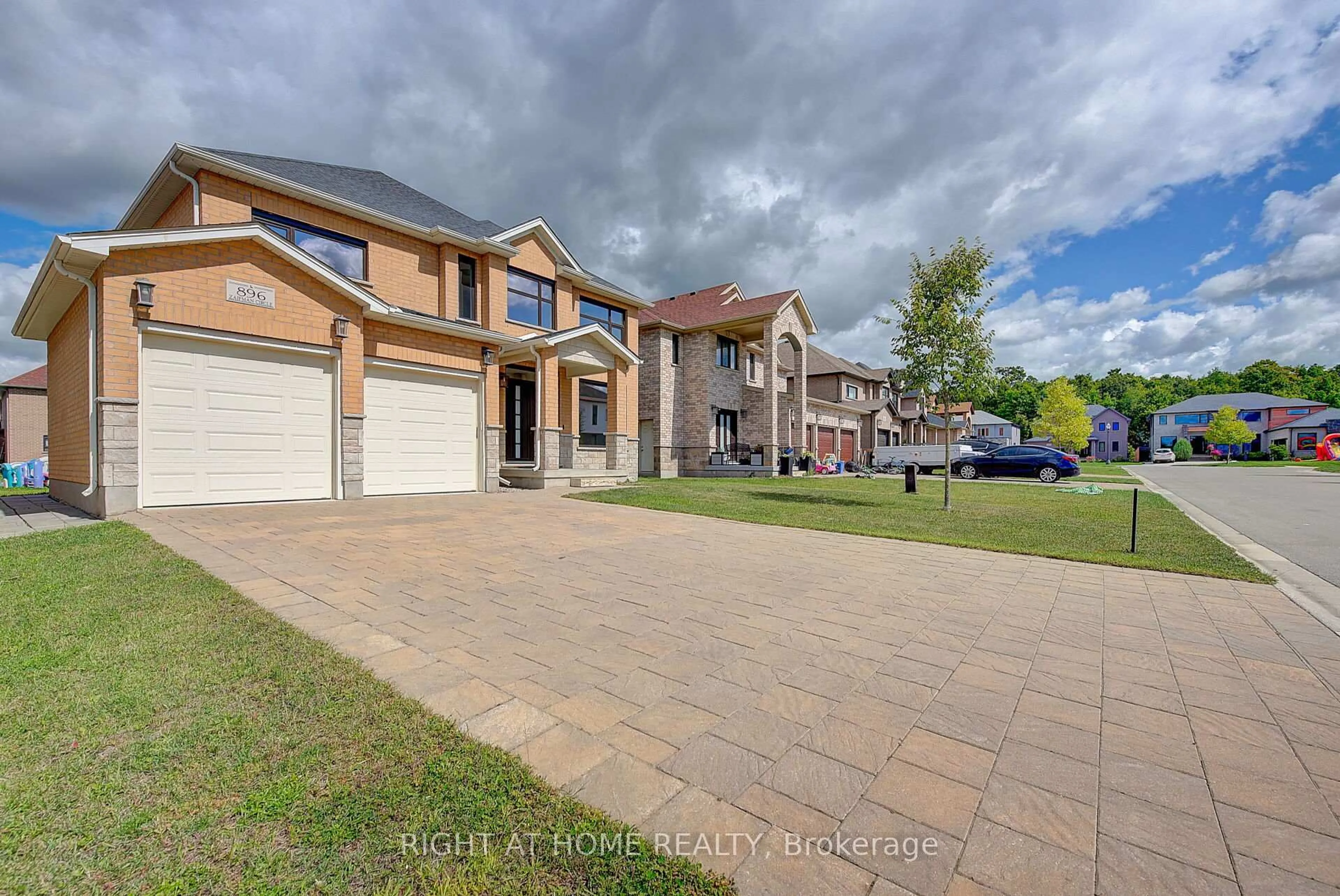 A pic from outside/outdoor area/front of a property/back of a property/a pic from drone, street for 896 Zaifman Circ, London North Ontario N5X 0M9