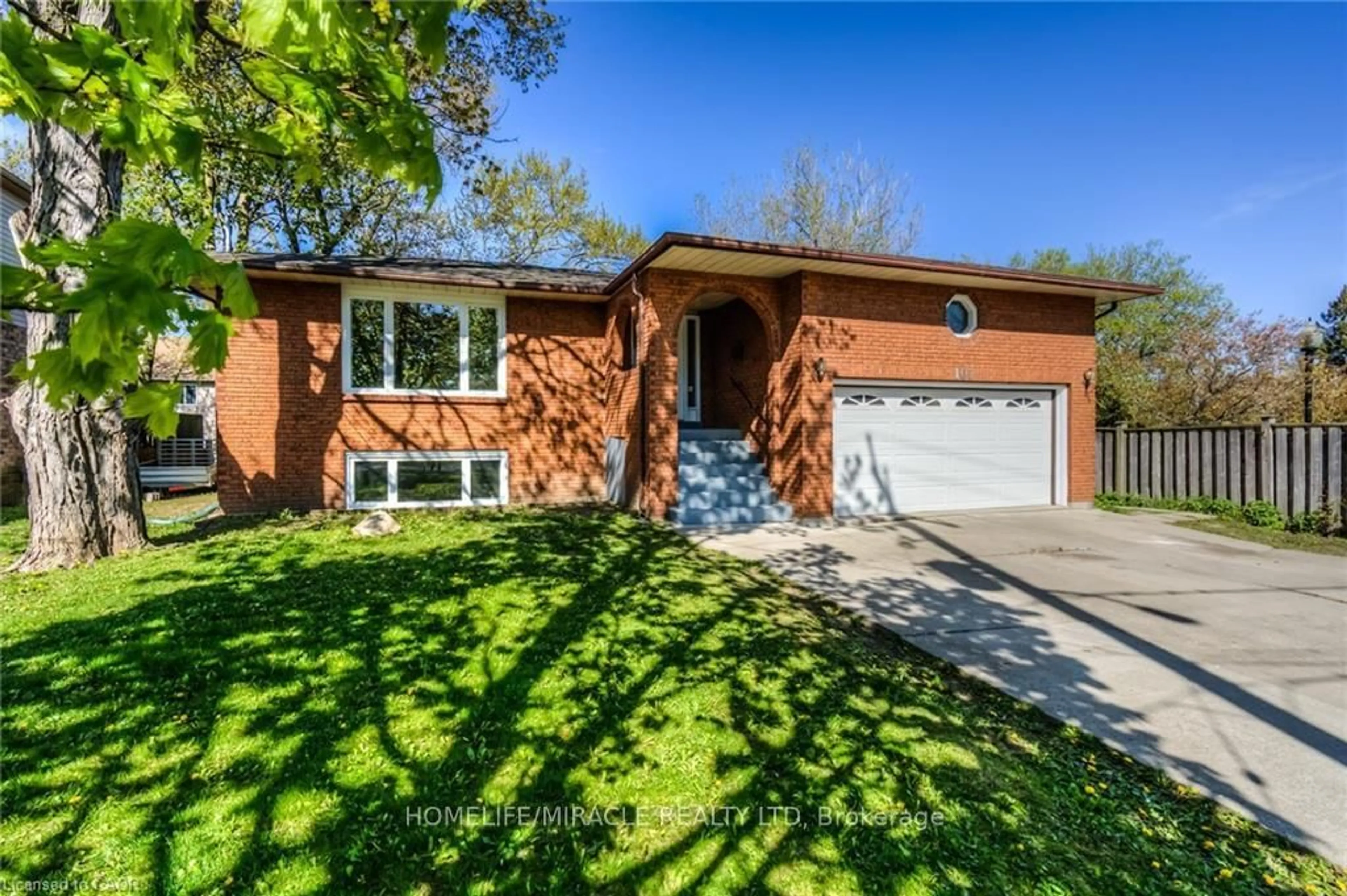 Home with brick exterior material, street for 107 Pinnacle Dr, Kitchener Ontario N2P 1B8