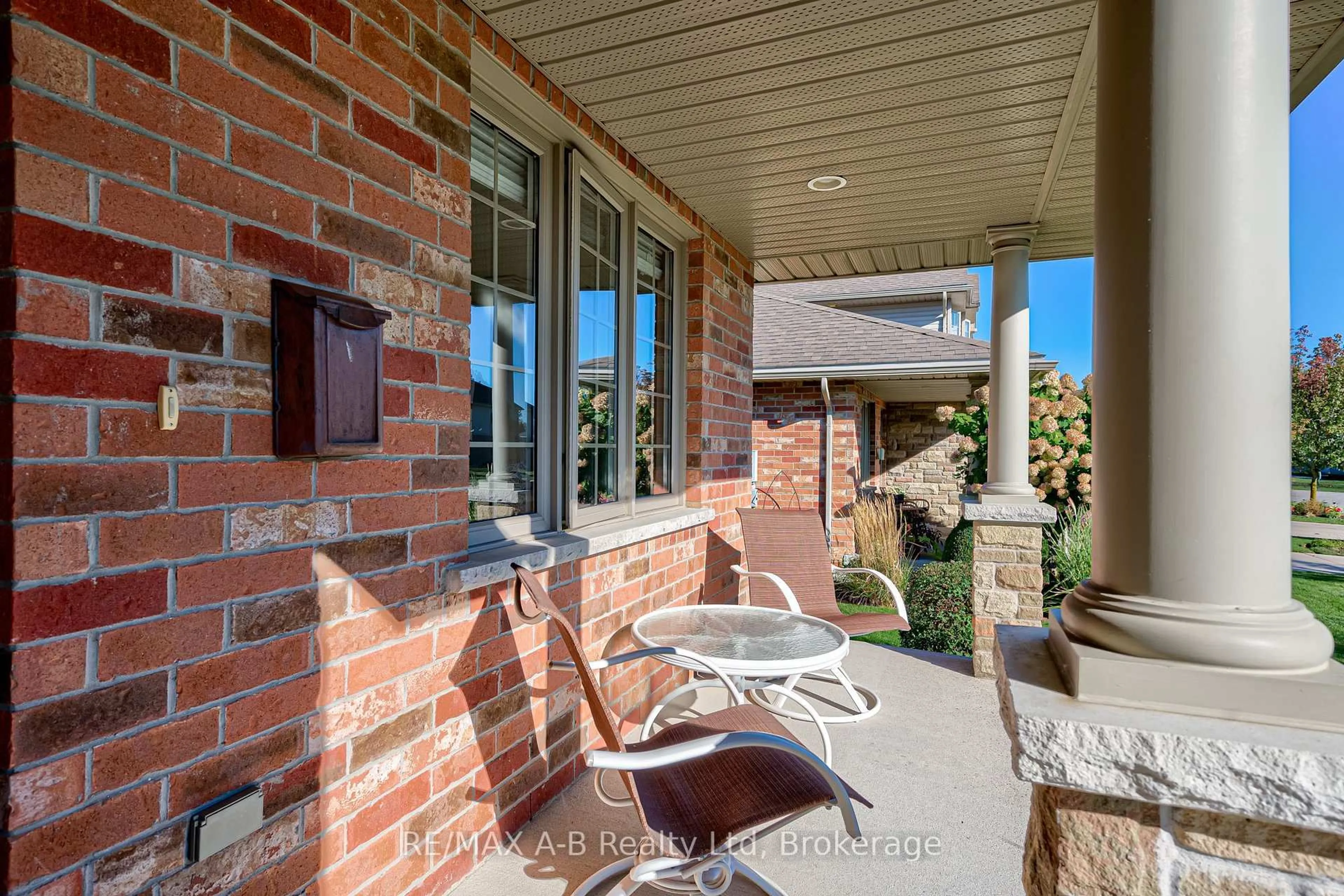 Patio, street for 32 Harrison St, Stratford Ontario N5A 0A4