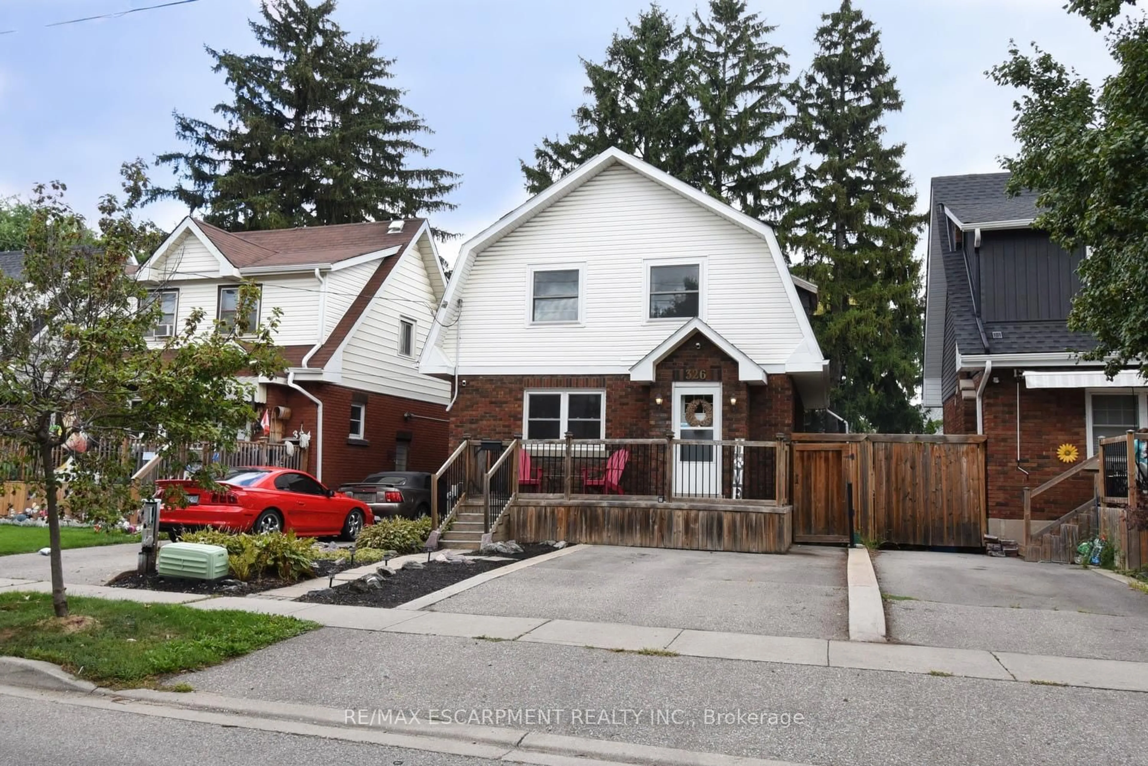 Unknown for 326 Darling St, Brantford Ontario N3S 3Y2