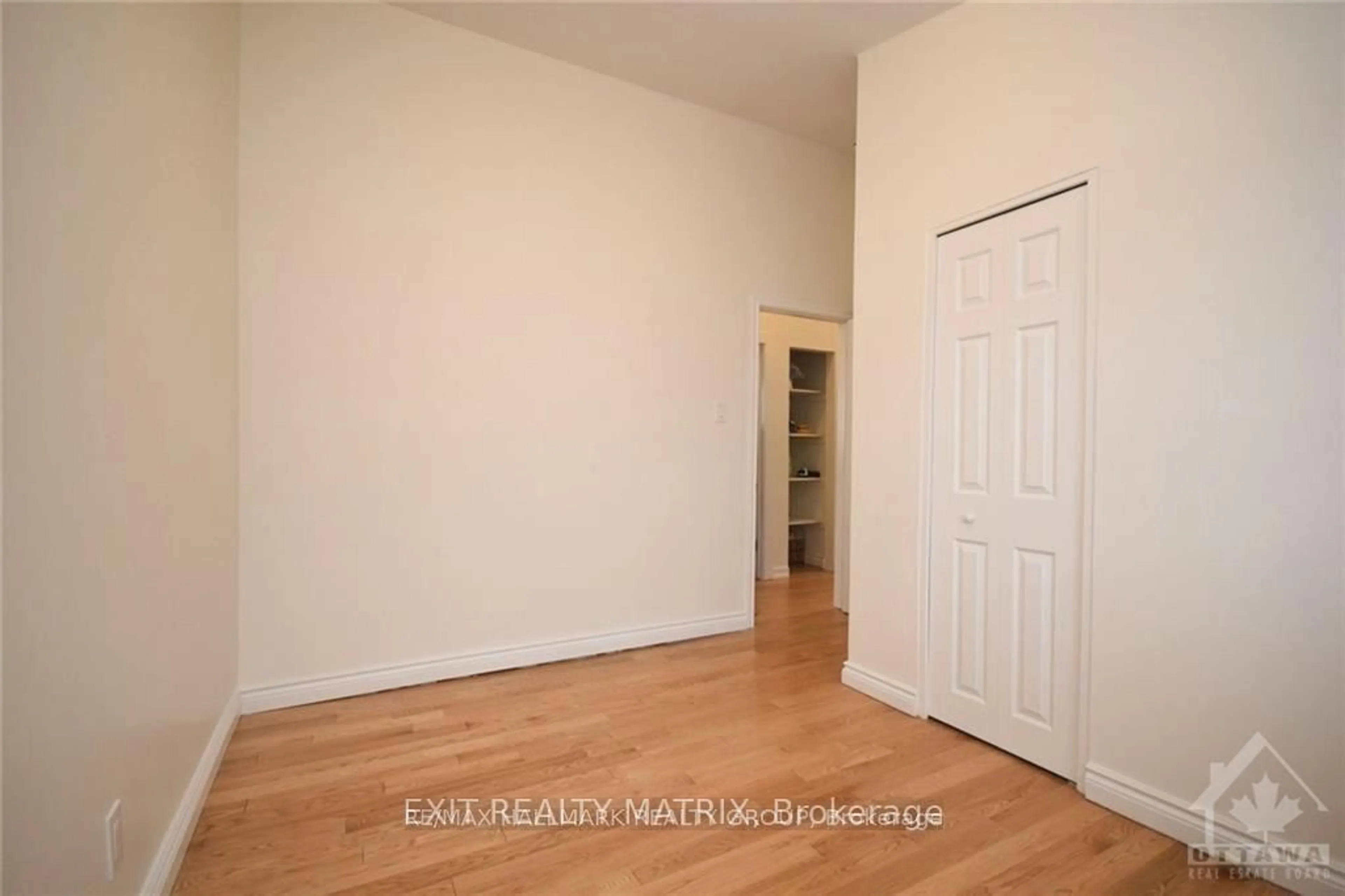 A pic of a room for 1415 Maxime Rd, Ottawa Ontario K1B 4E7