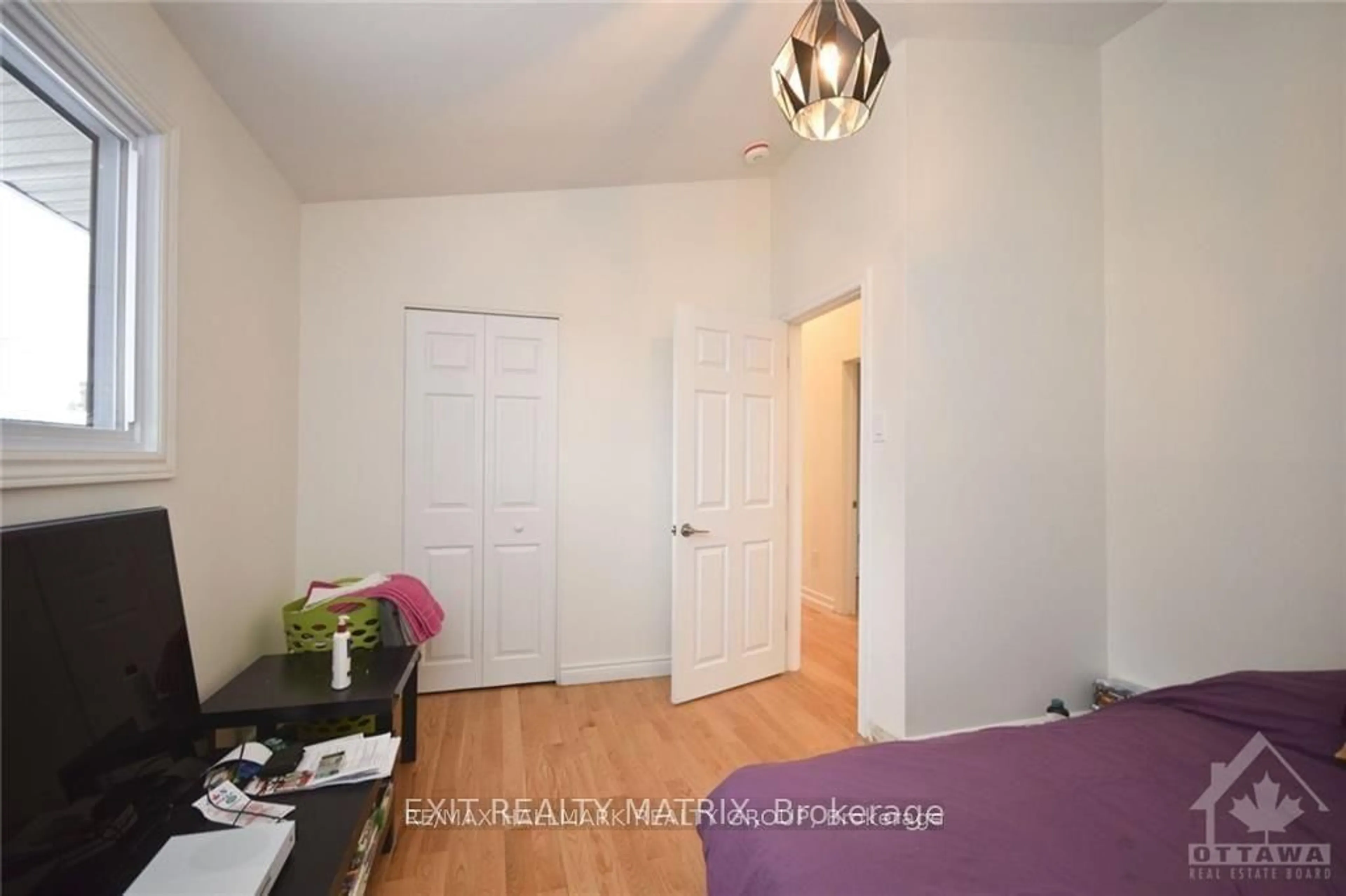 Unknown for 1415 Maxime Rd, Ottawa Ontario K1B 4E7