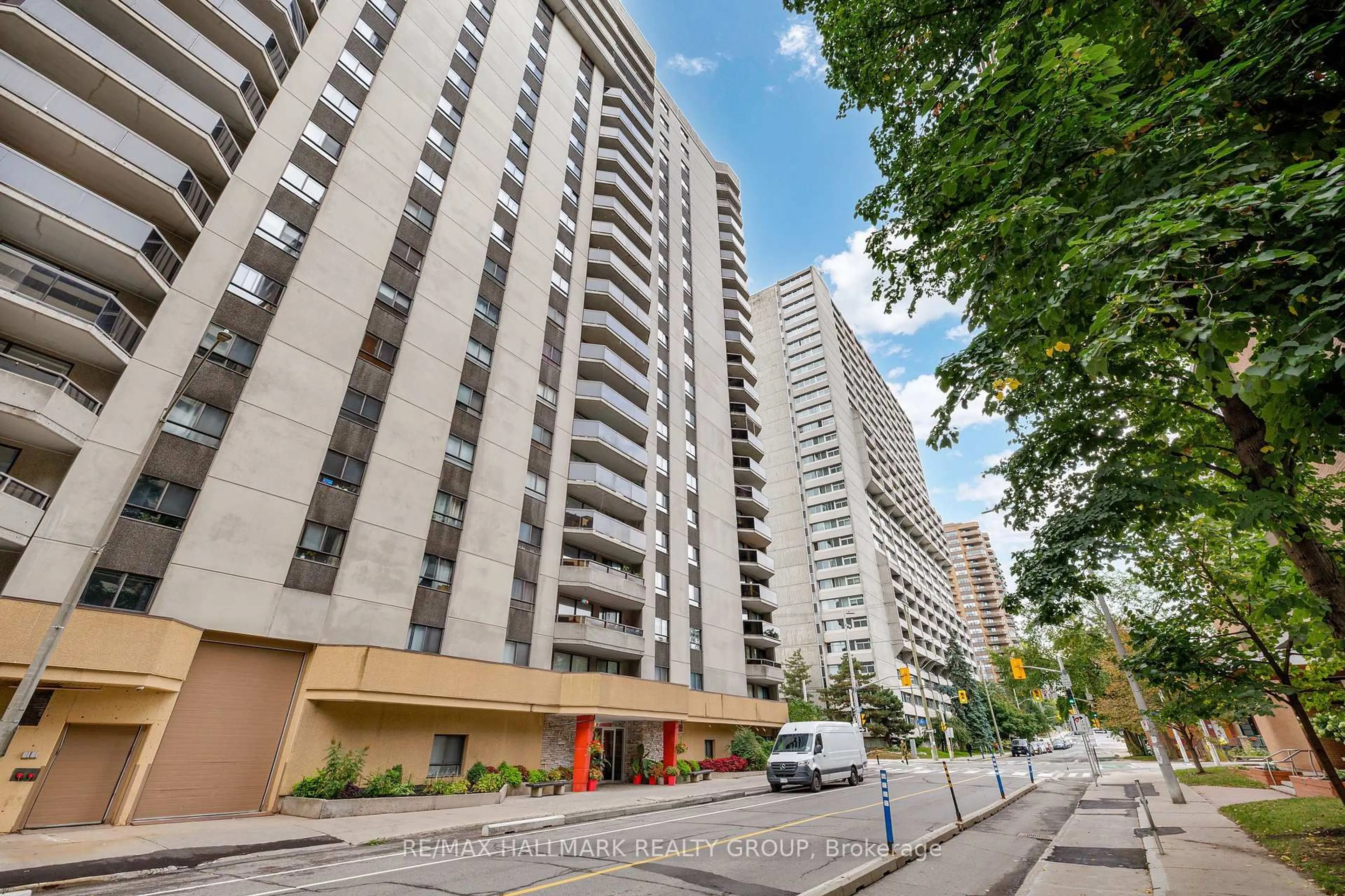 Unknown for 470 Laurier Ave #402, Ottawa Ontario K1R 7W9