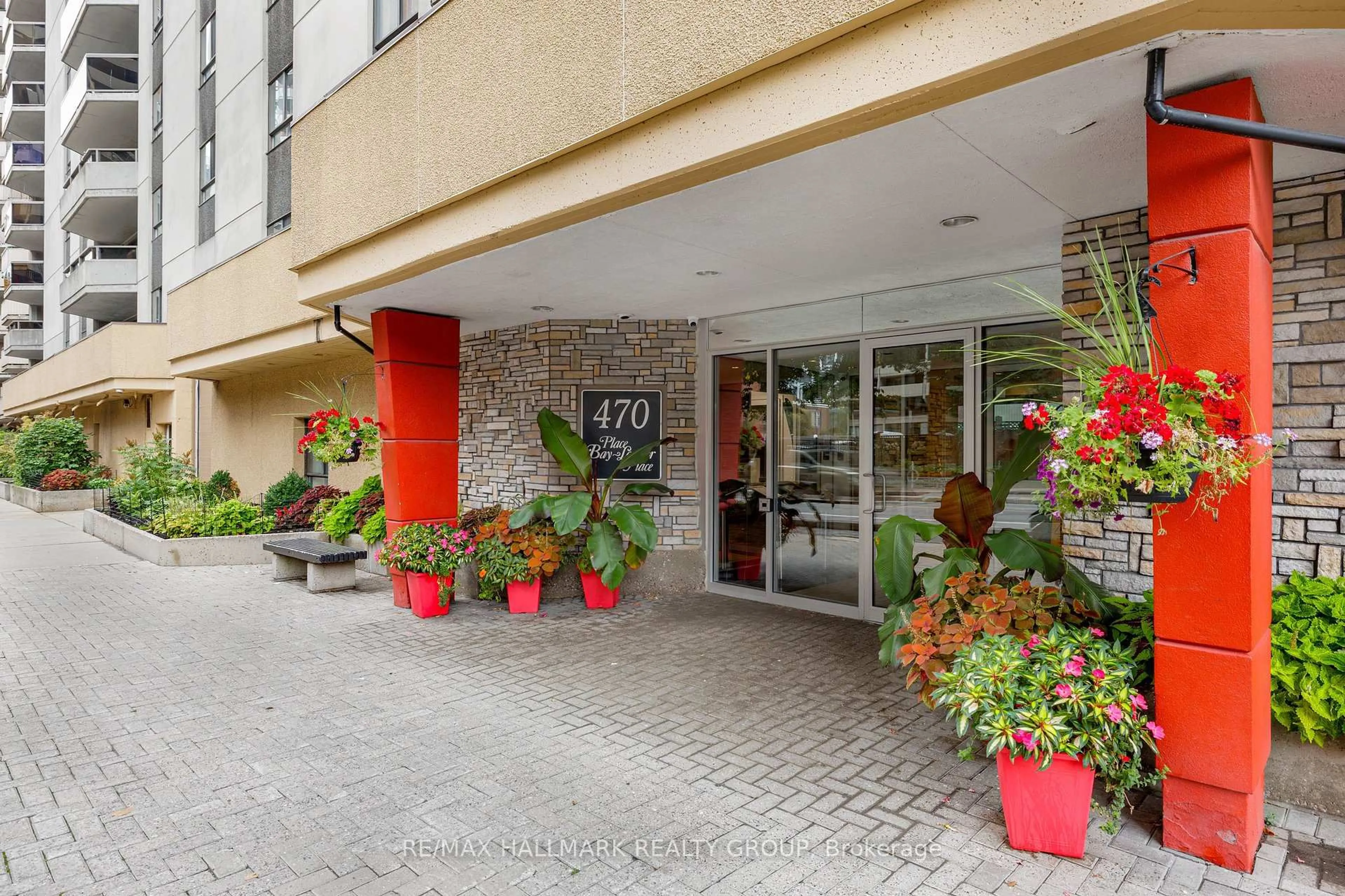 Unknown for 470 Laurier Ave #402, Ottawa Ontario K1R 7W9