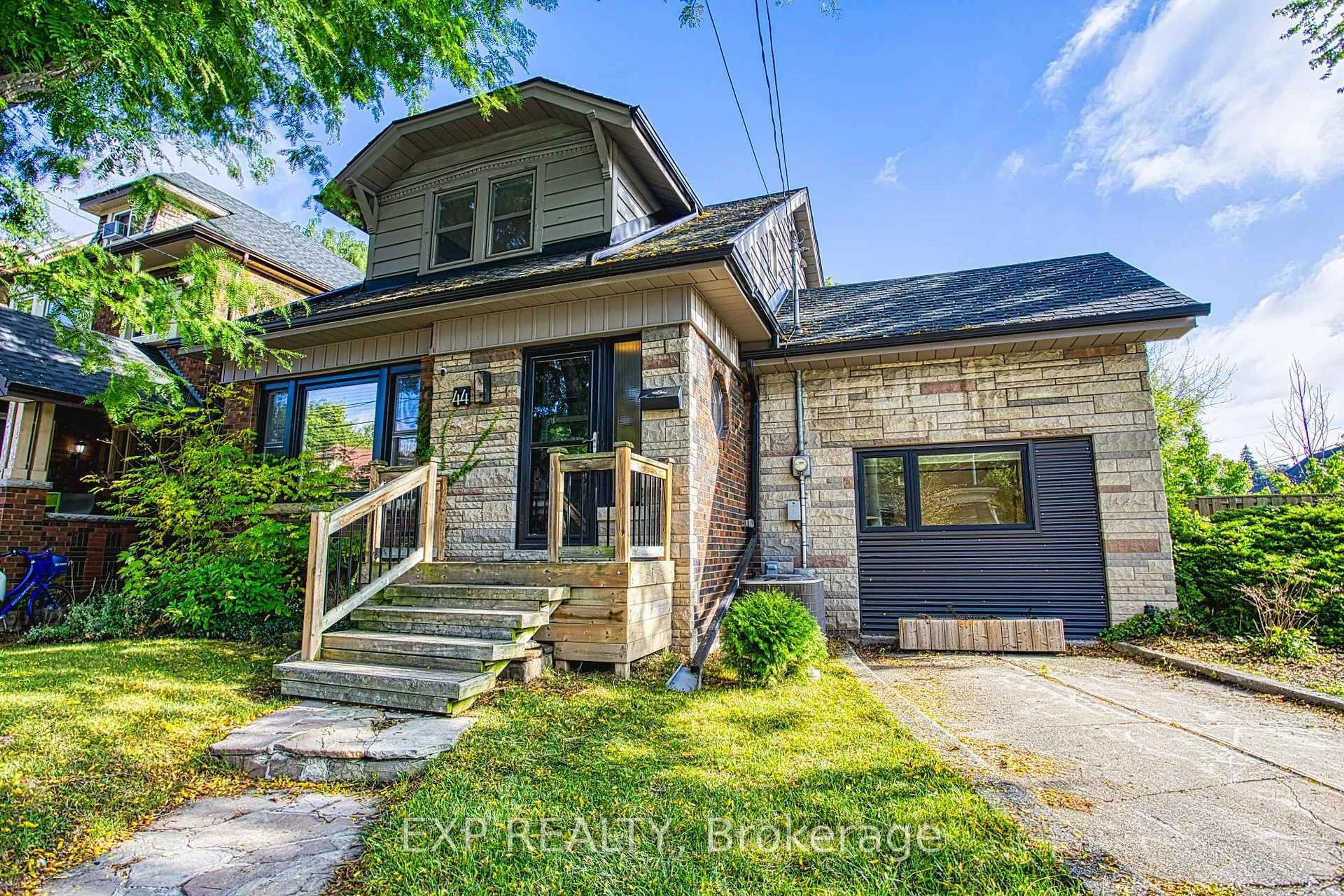 Home with brick exterior material, street for 44 Paisley Ave, Hamilton Ontario L8S 4G8
