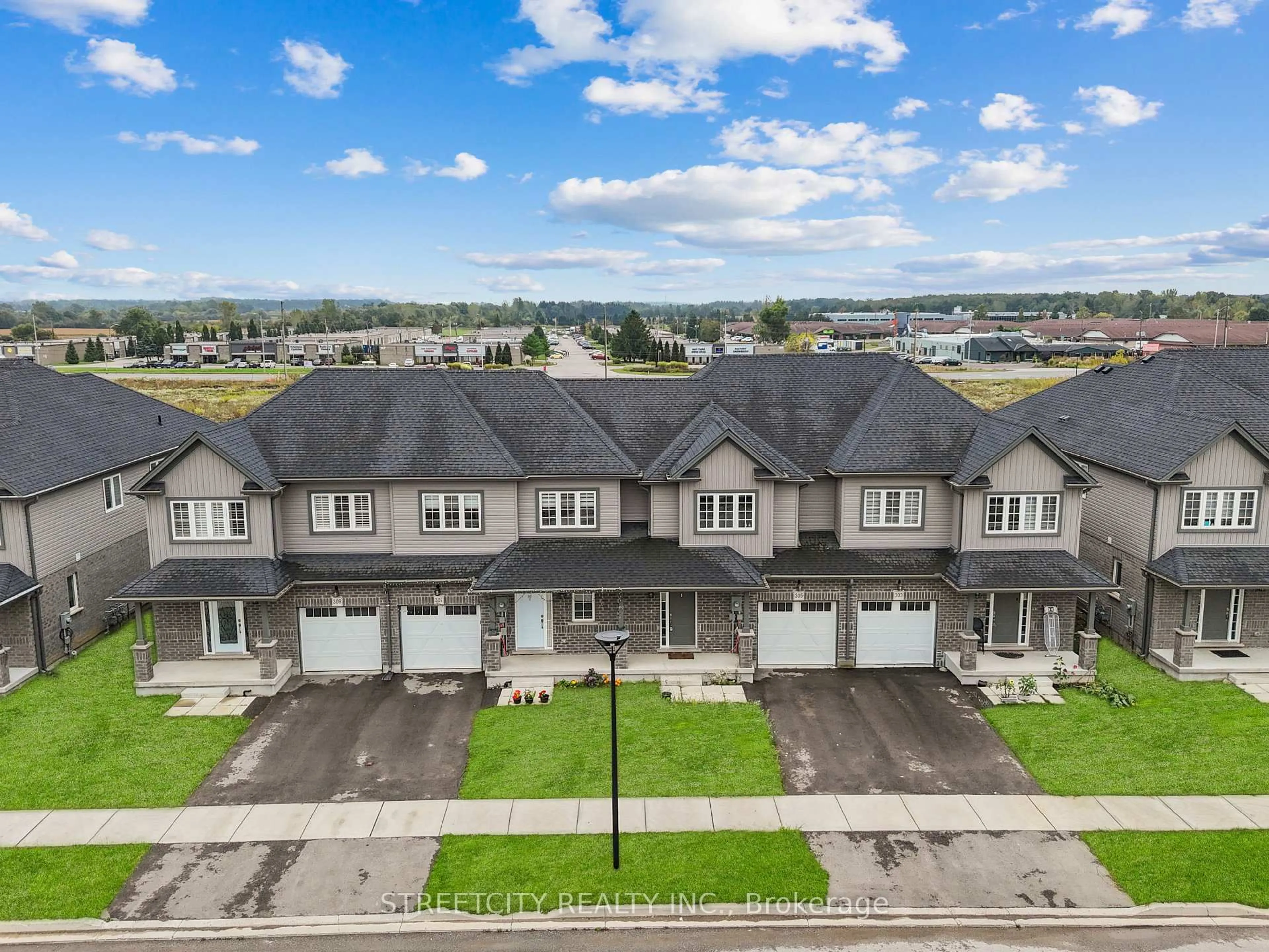 A pic from outside/outdoor area/front of a property/back of a property/a pic from drone, street for 307 Kennington Way, London South Ontario N6L 0H4