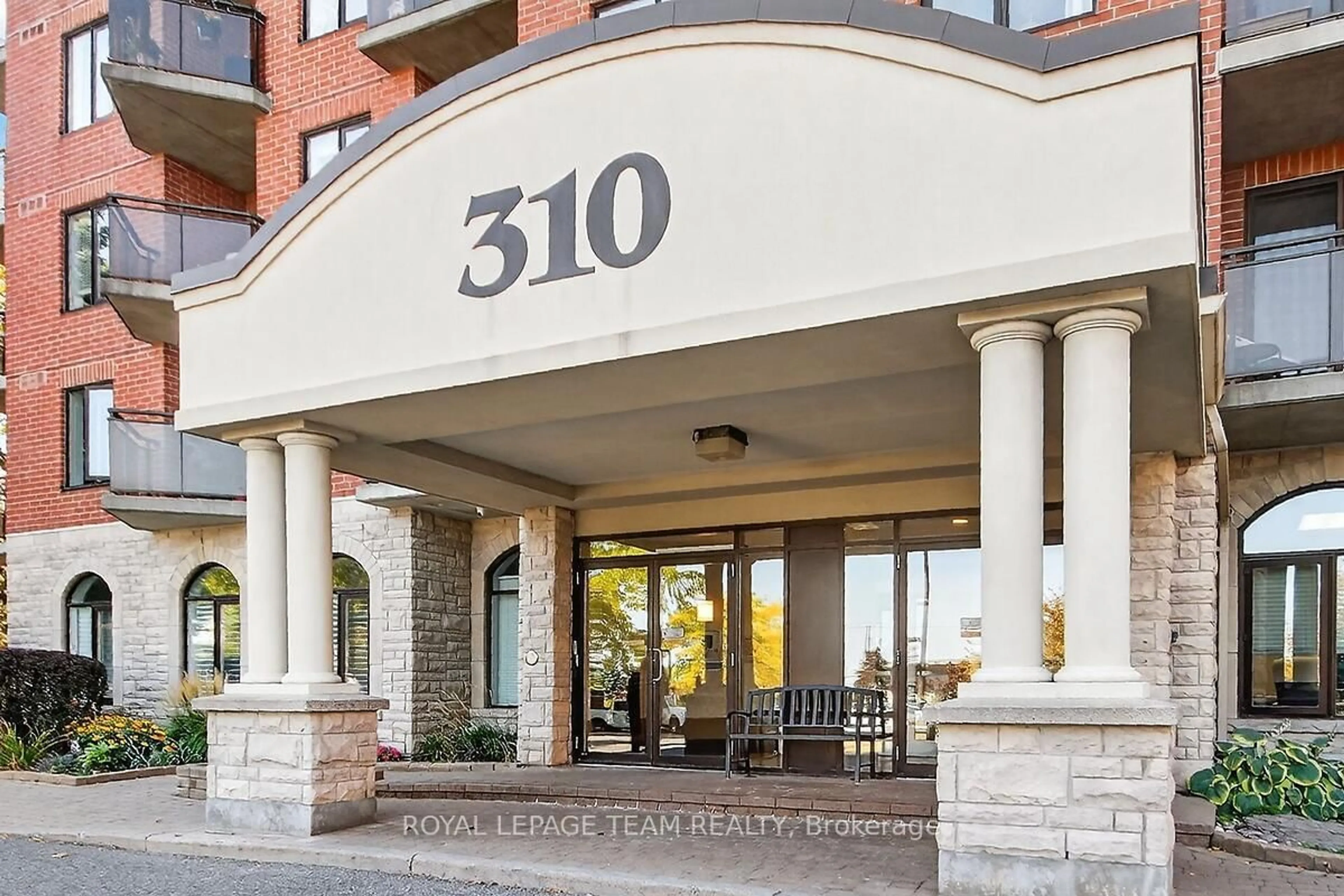 Indoor foyer for 310 Central Park Dr #8F, Ottawa Ontario K2C 4G4