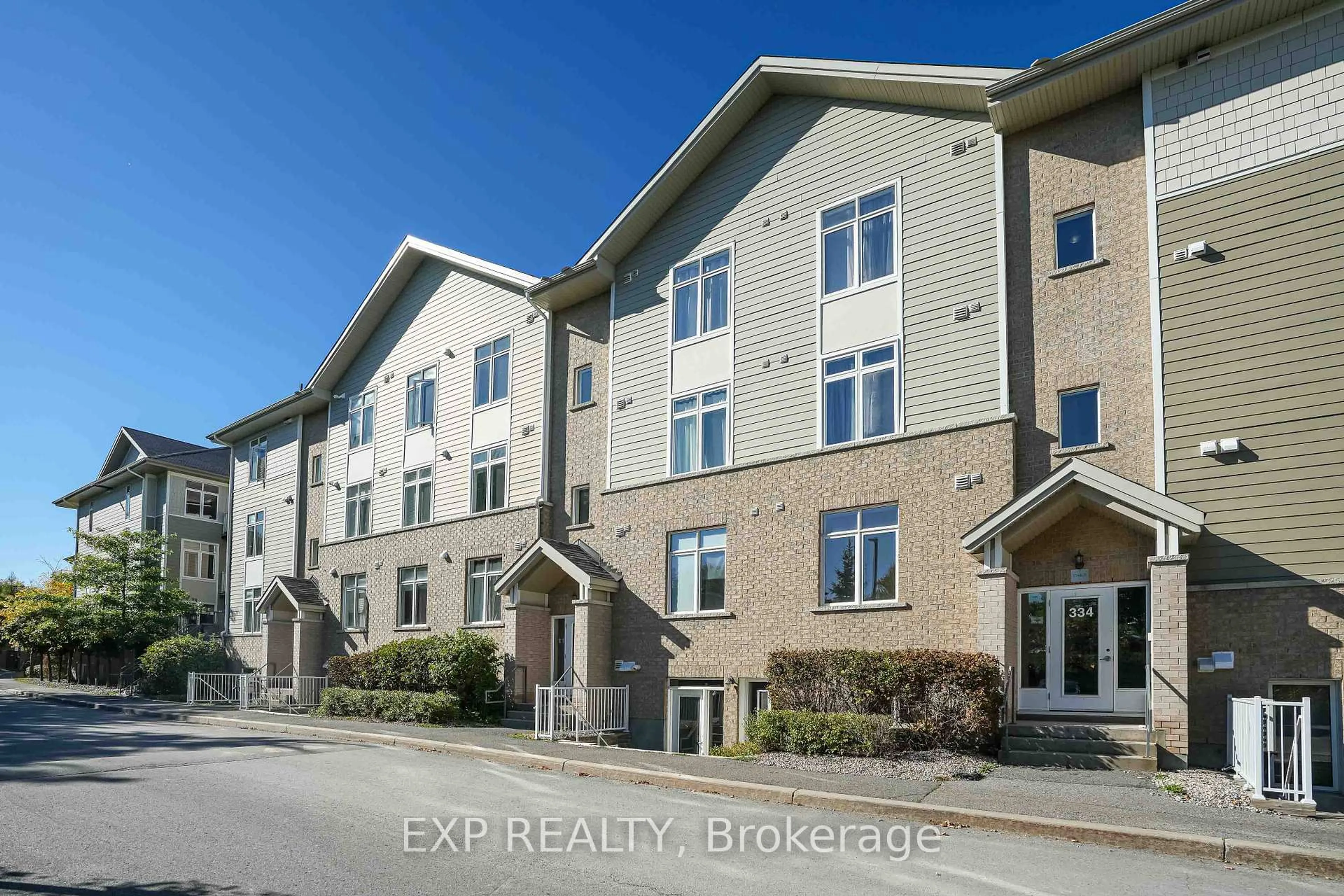 A pic from outside/outdoor area/front of a property/back of a property/a pic from drone, building for 330 Everest Private #A, Ottawa Ontario K1G 4E4