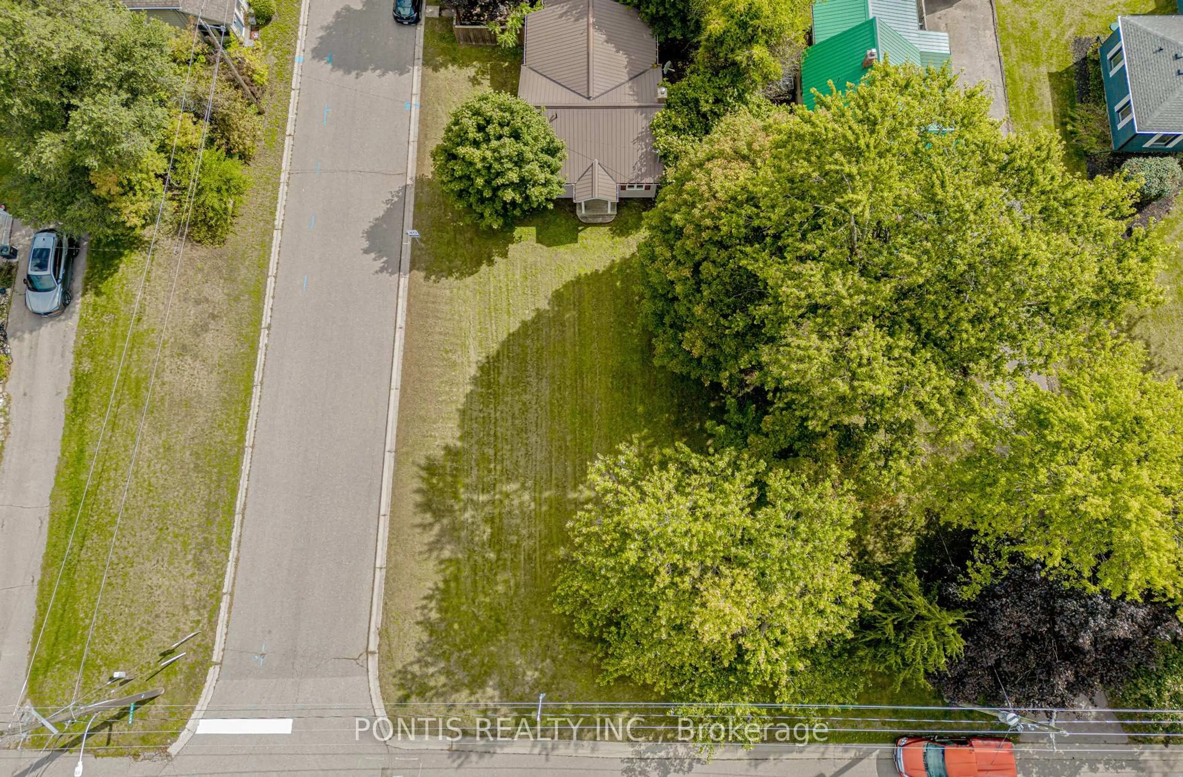 A pic from outside/outdoor area/front of a property/back of a property/a pic from drone, street for 738 MOUNT PLEASANT Rd, Brant Ontario N0E 1K0