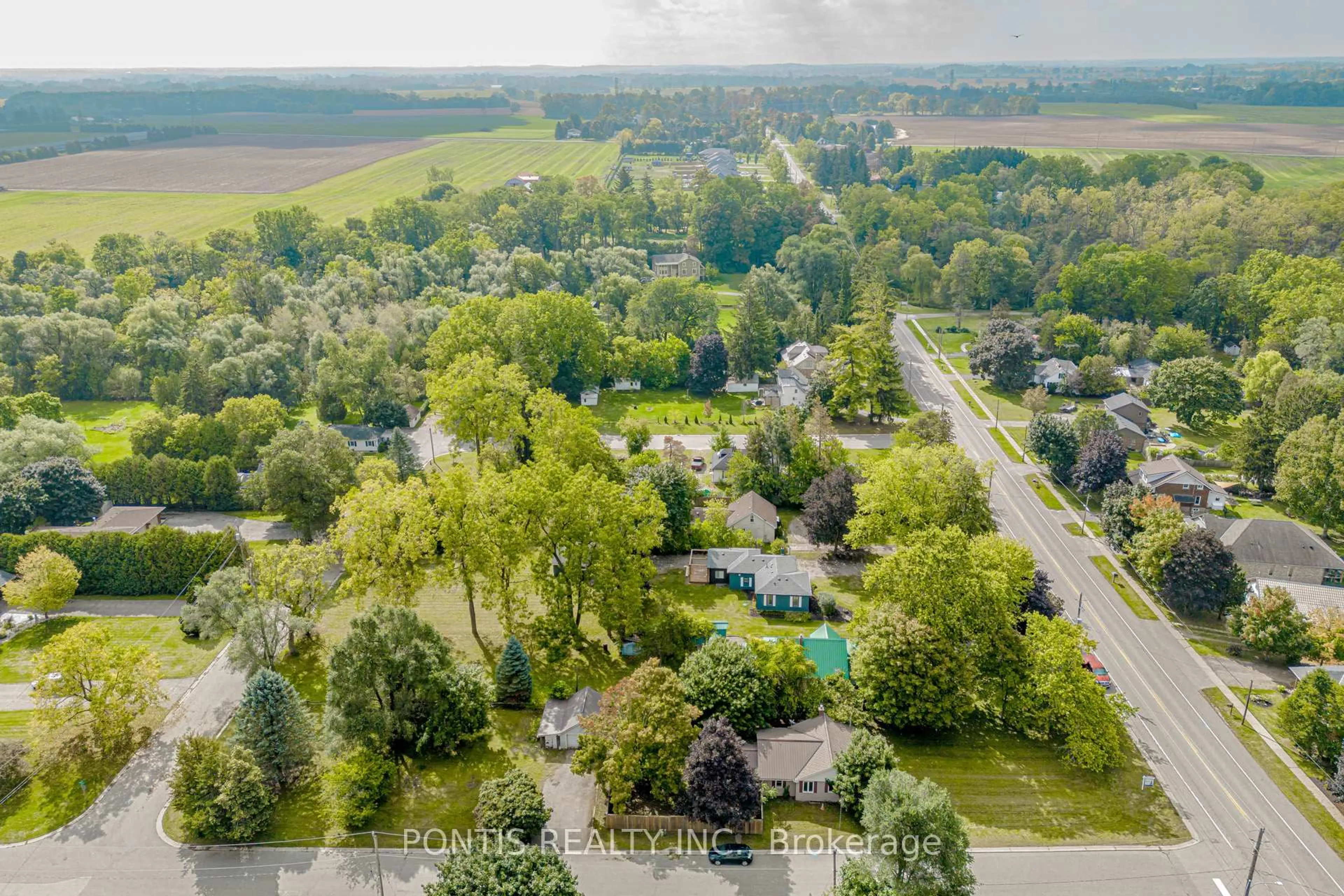 A pic from outside/outdoor area/front of a property/back of a property/a pic from drone, unknown for 738 MOUNT PLEASANT Rd, Brant Ontario N0E 1K0