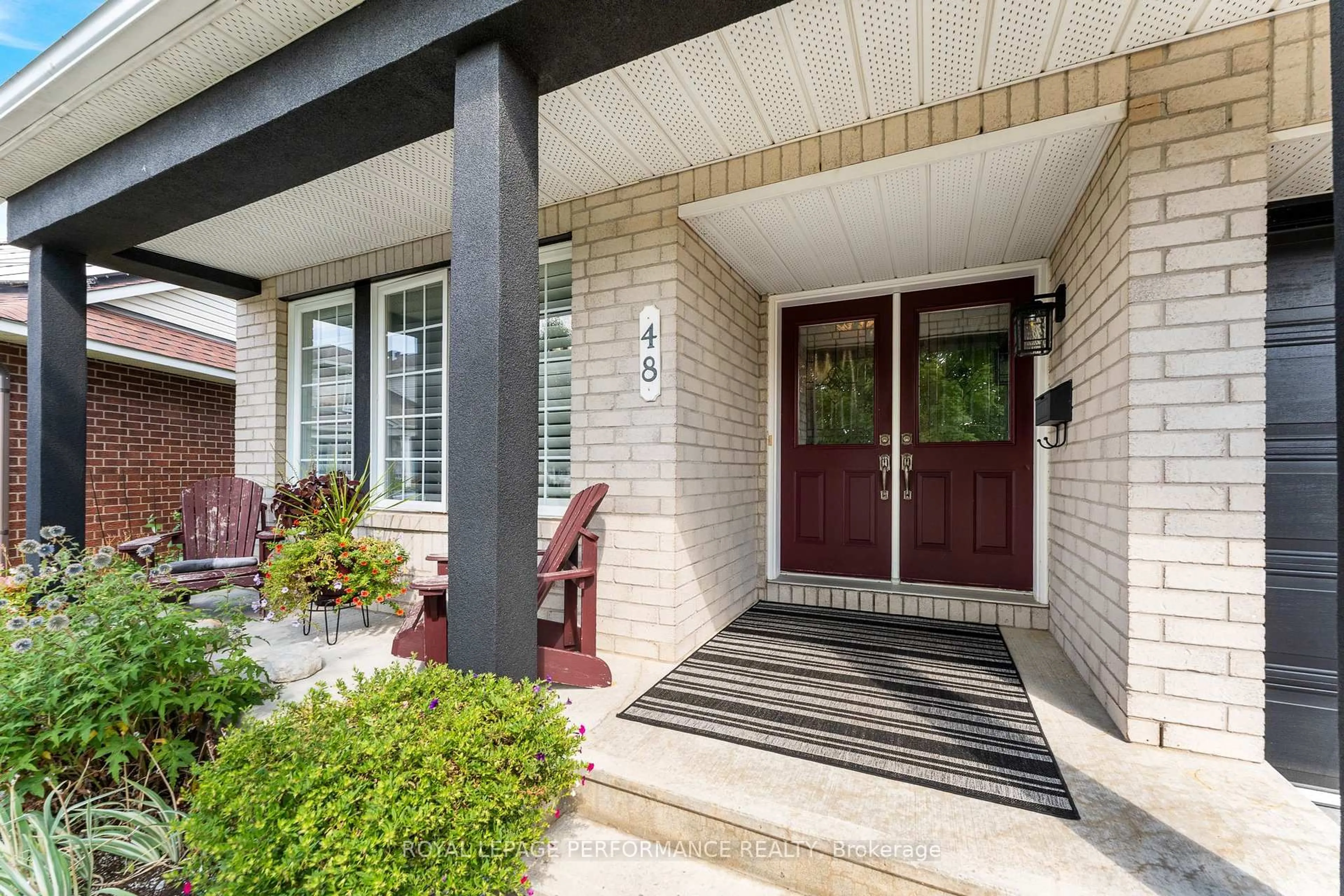 Indoor entryway for 48 Settler's Ridge Way, Ottawa Ontario K2J 4V2