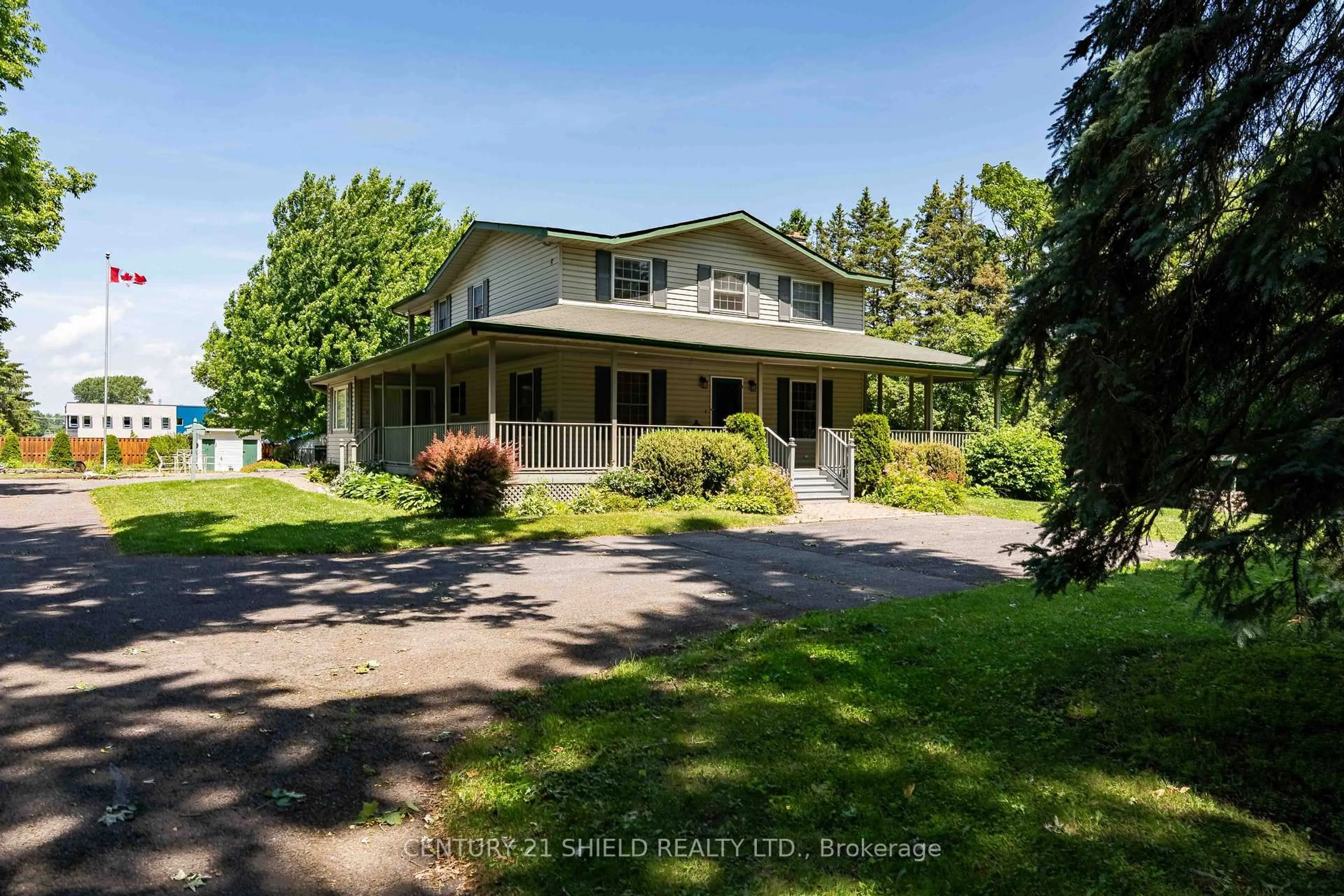 A pic from outside/outdoor area/front of a property/back of a property/a pic from drone, unknown for 315 Eleventh St, Cornwall Ontario K6H 2Y6