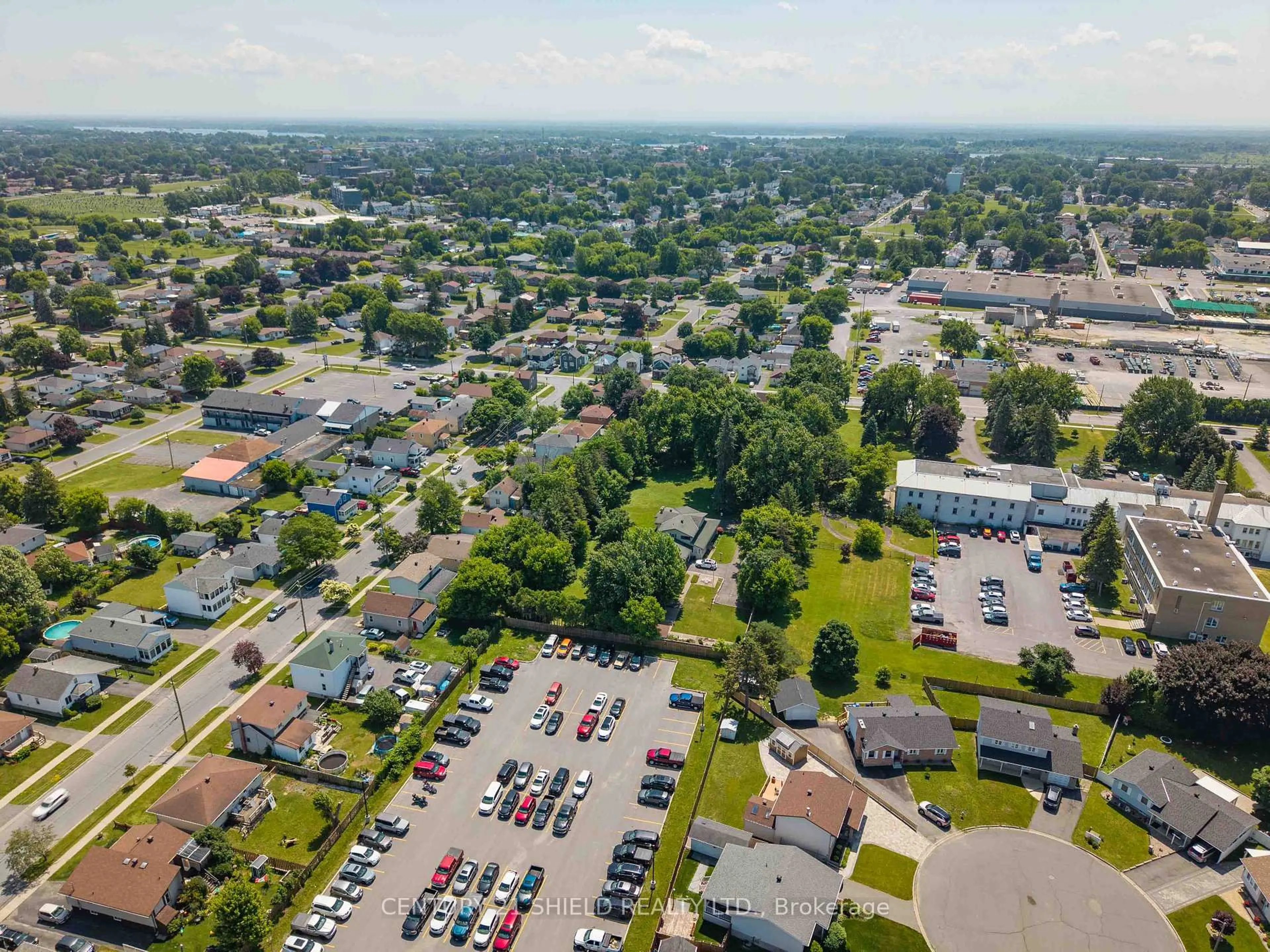 A pic from outside/outdoor area/front of a property/back of a property/a pic from drone, street for 315 Eleventh St, Cornwall Ontario K6H 2Y6