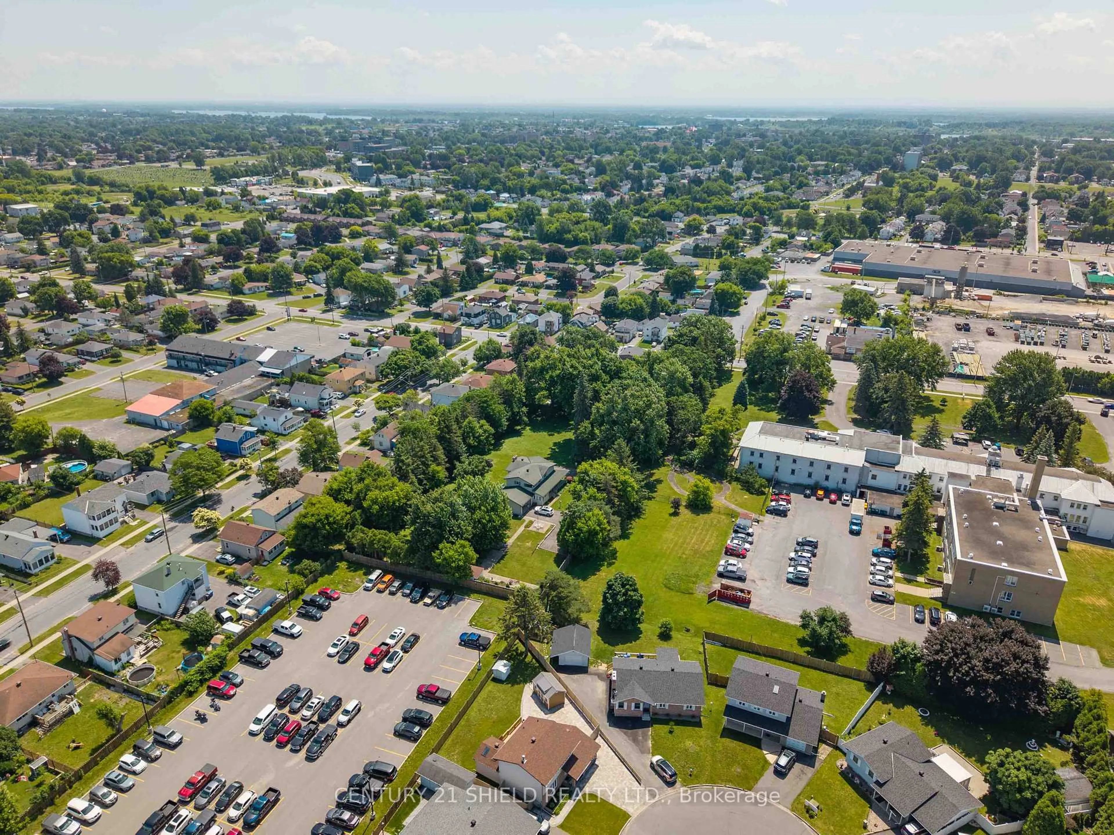 A pic from outside/outdoor area/front of a property/back of a property/a pic from drone, mountain view for 315 Eleventh St, Cornwall Ontario K6H 2Y6
